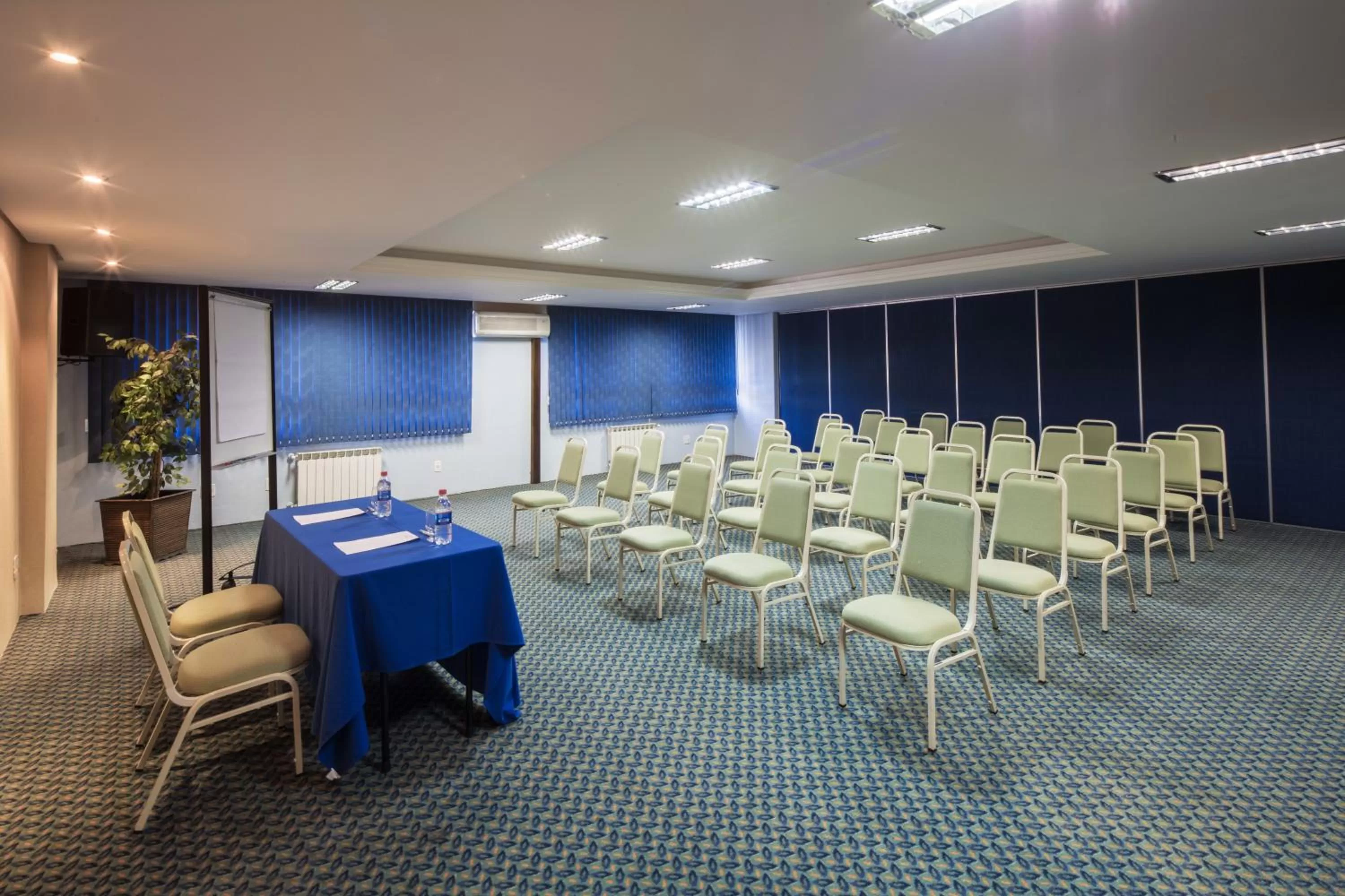 Meeting/conference room in Hotel Serra Nevada