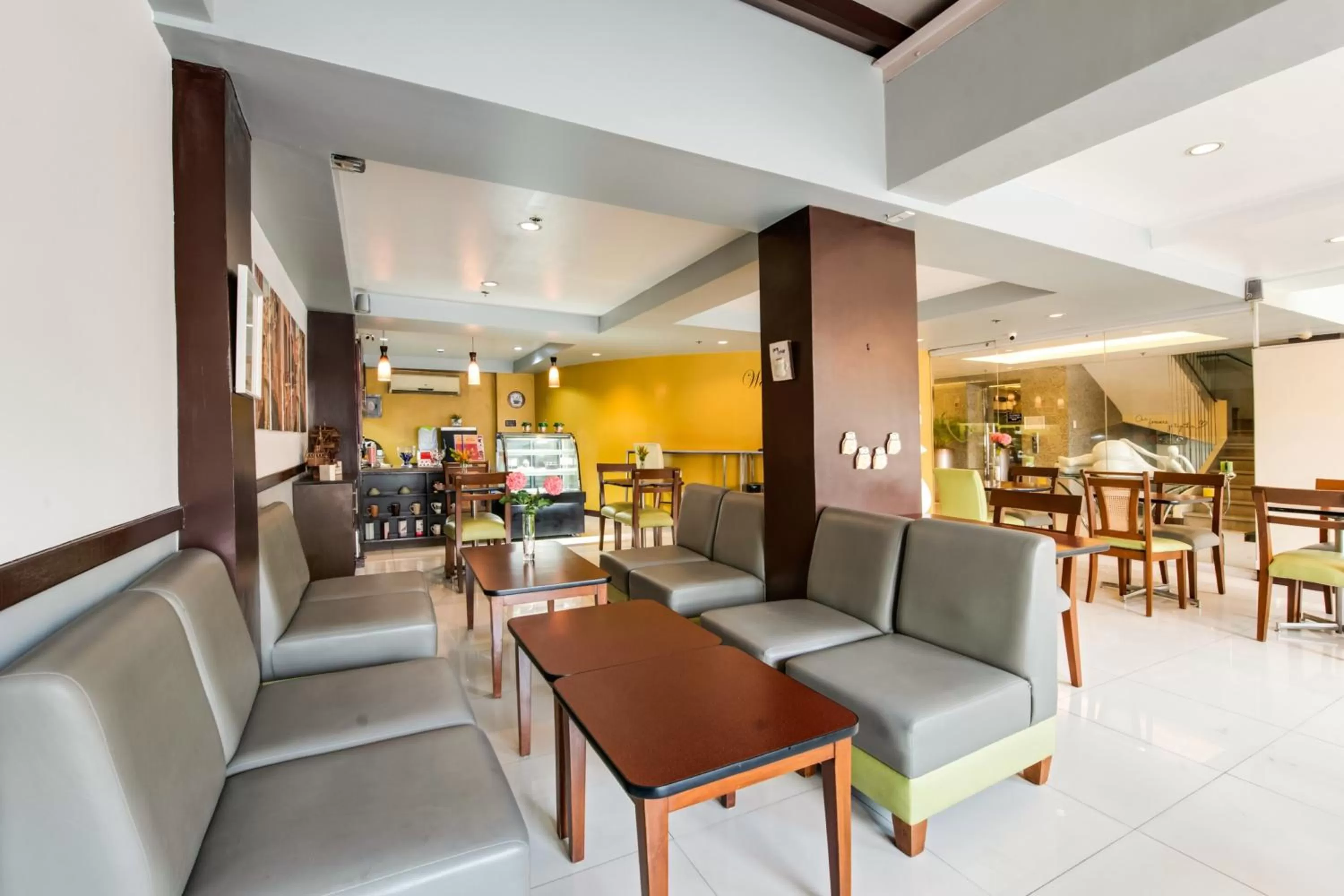Restaurant/places to eat in Festive Hotel Makati