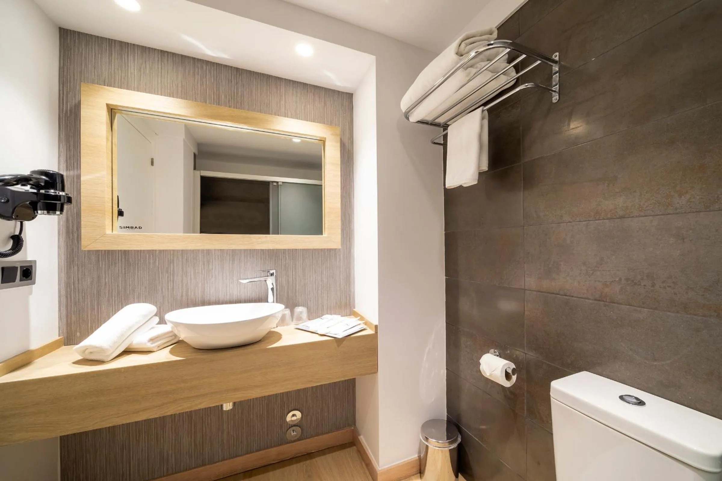 Toilet in Hotel Simbad Ibiza