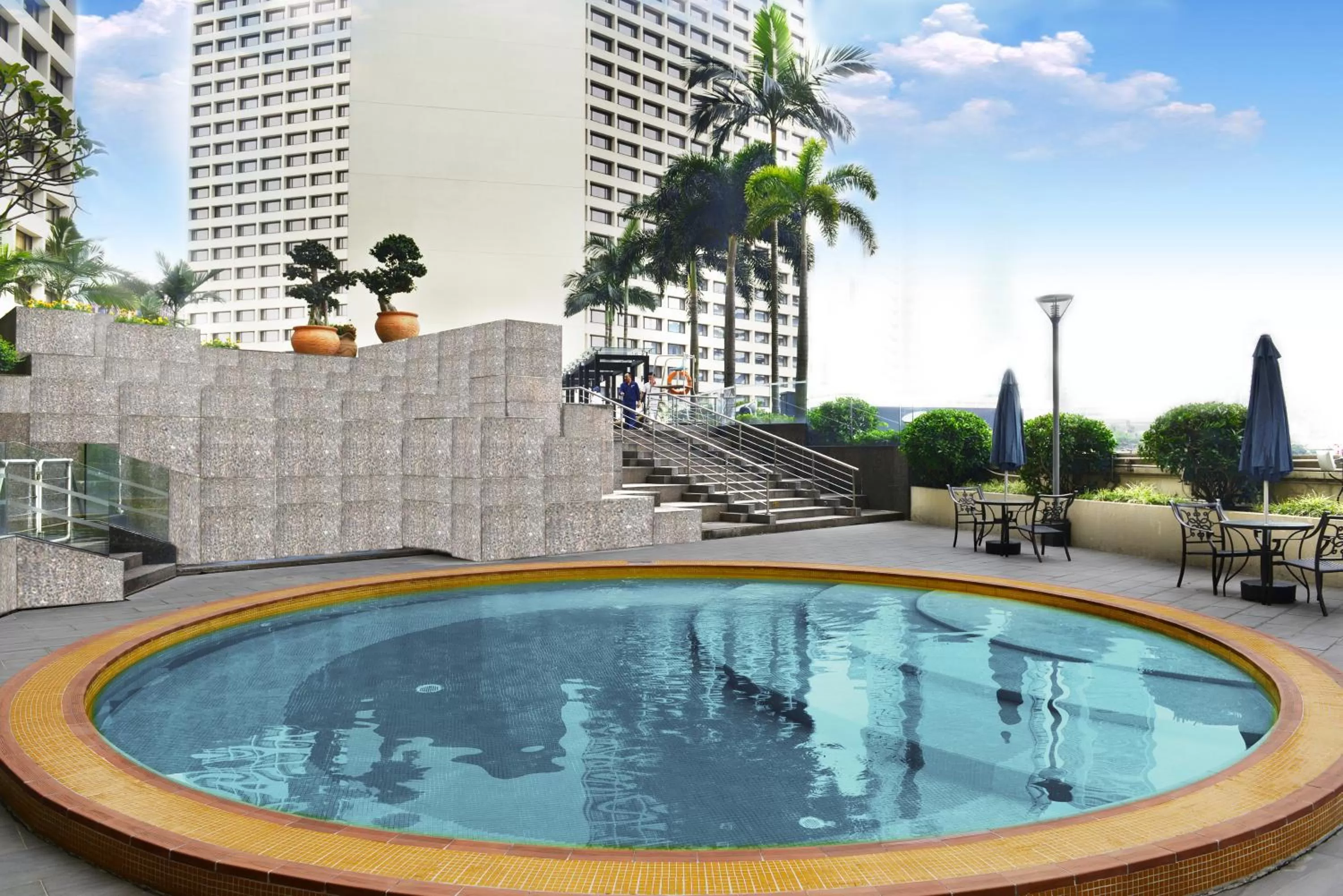 Swimming pool in The Garden Hotel Guangzhou