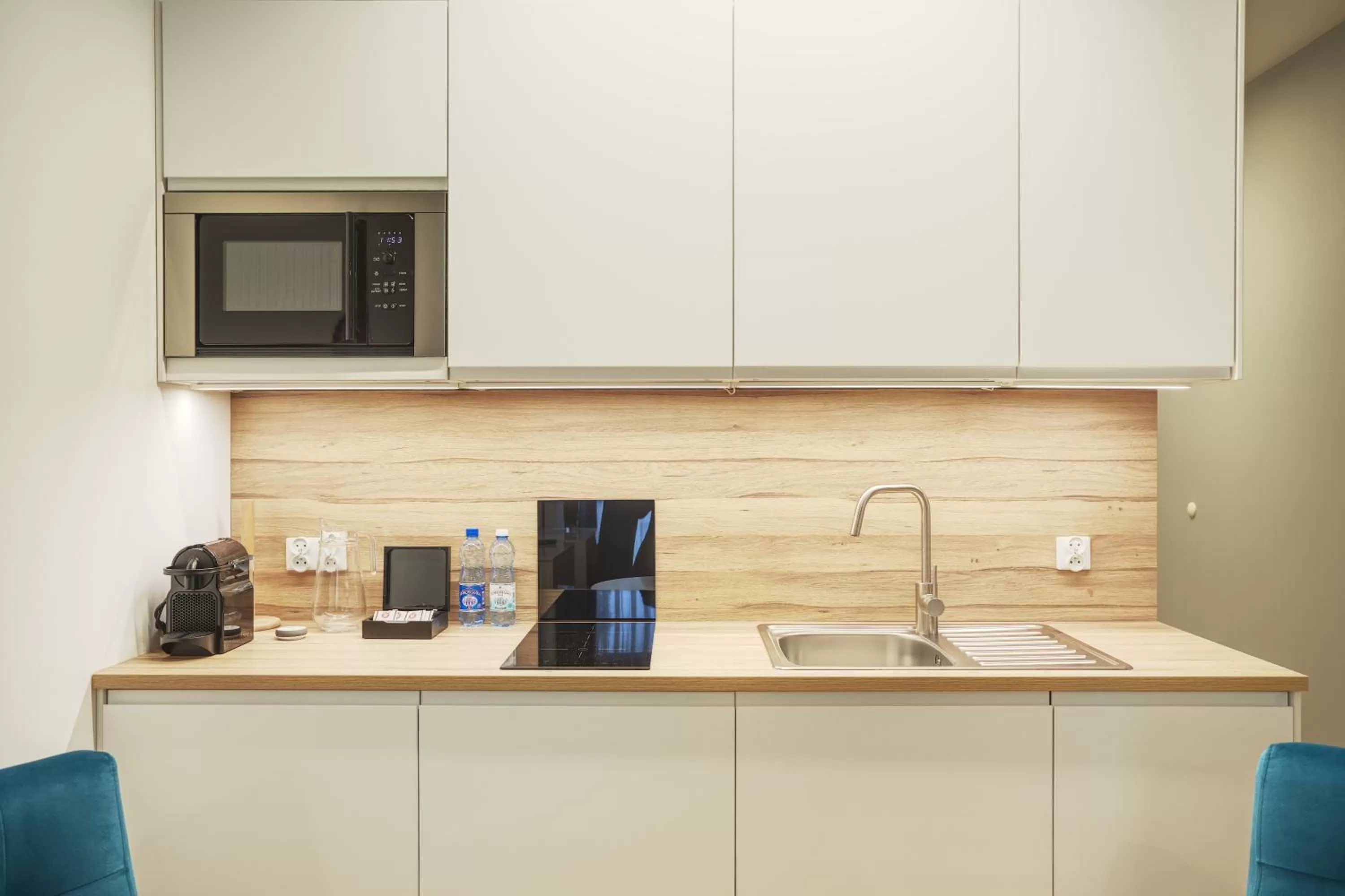 Coffee/tea facilities in RAJSKA 3 by PI Apartments