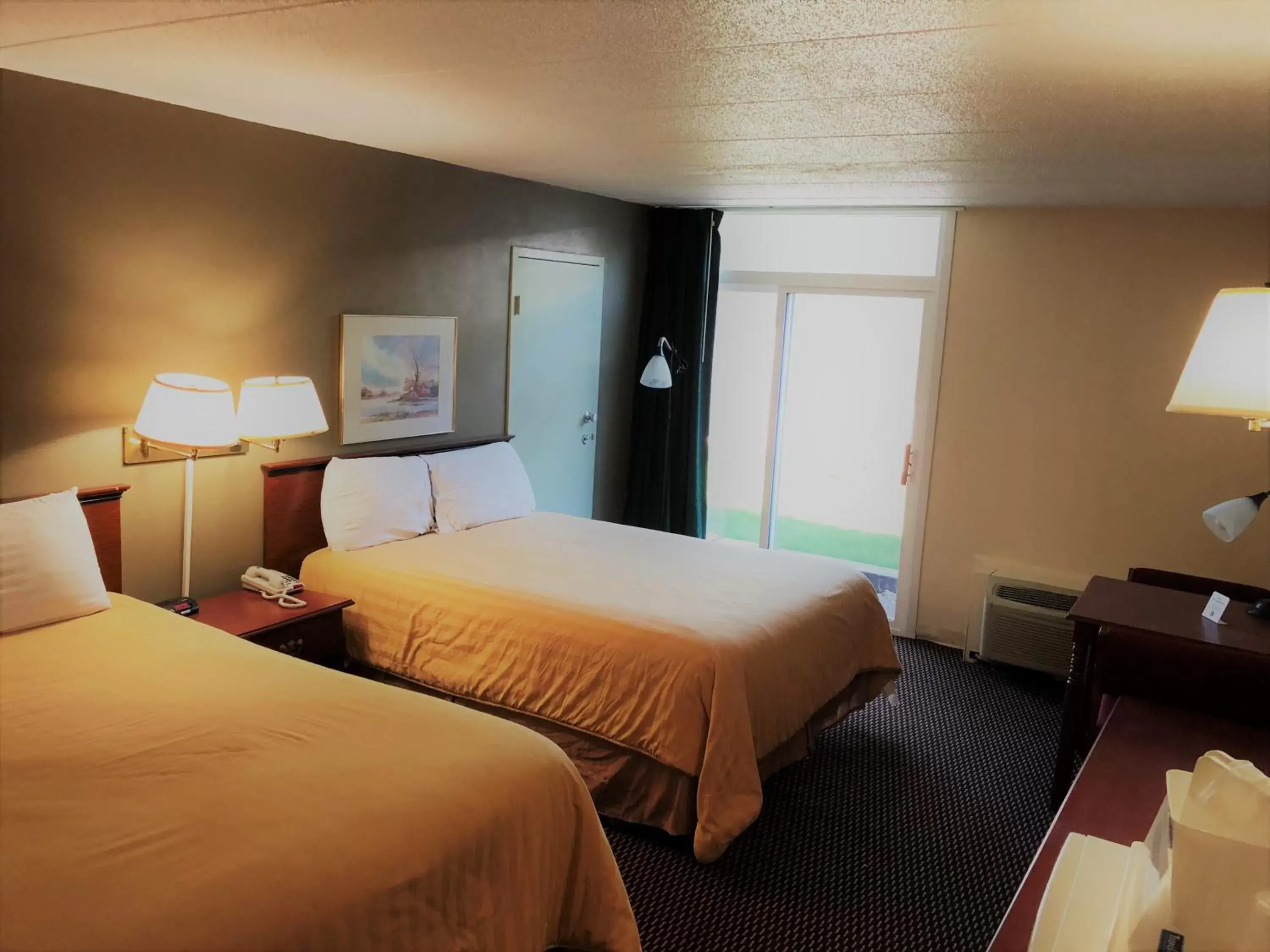 Deluxe Double Room with Two Double Beds in Norwood Inn & Suites Worthington Deluxe Double Room with Two Double Beds in Norwood Inn & Suites Worthington