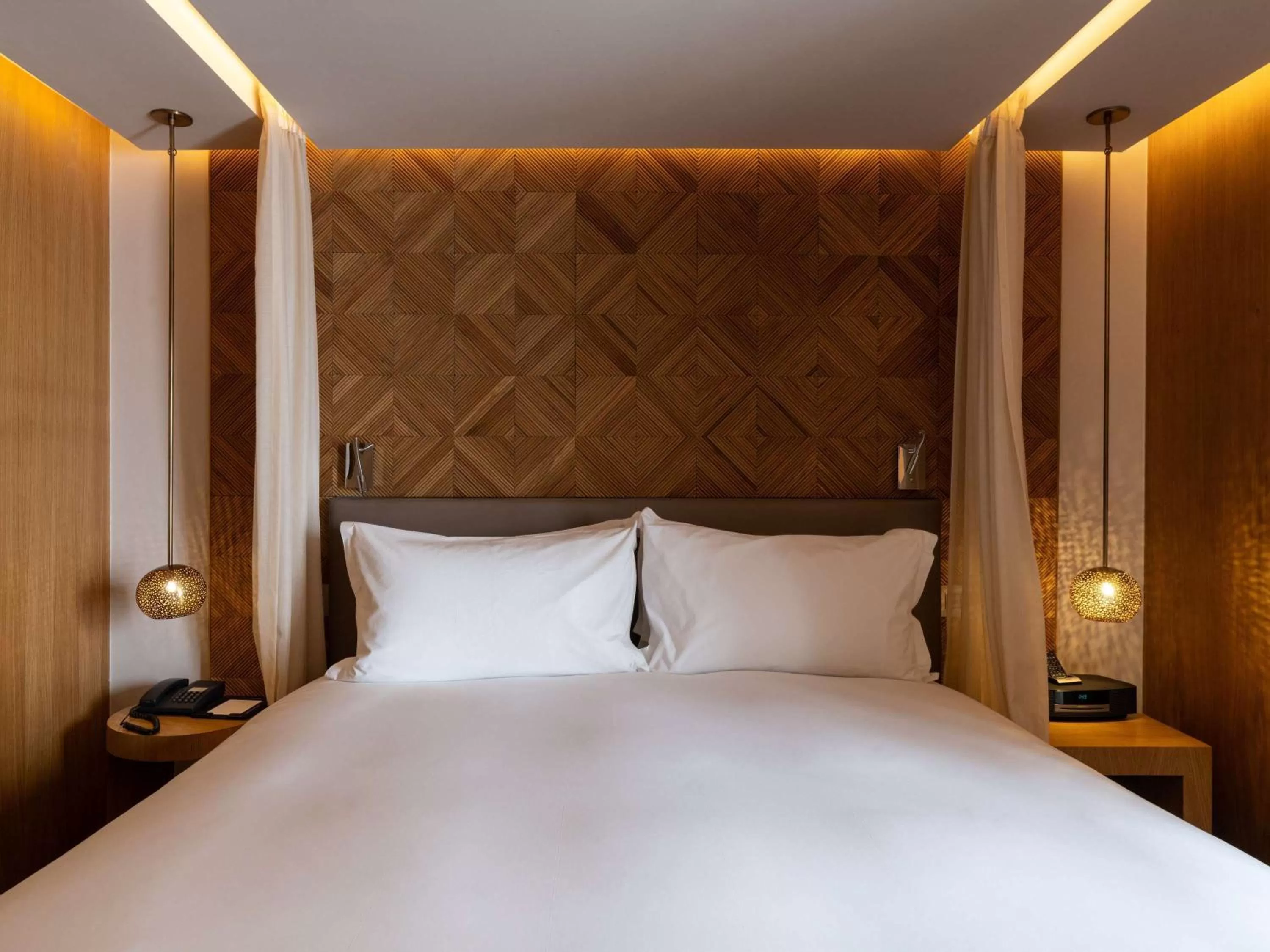 Bedroom, Bed in Sofitel Marrakech Lounge and Spa