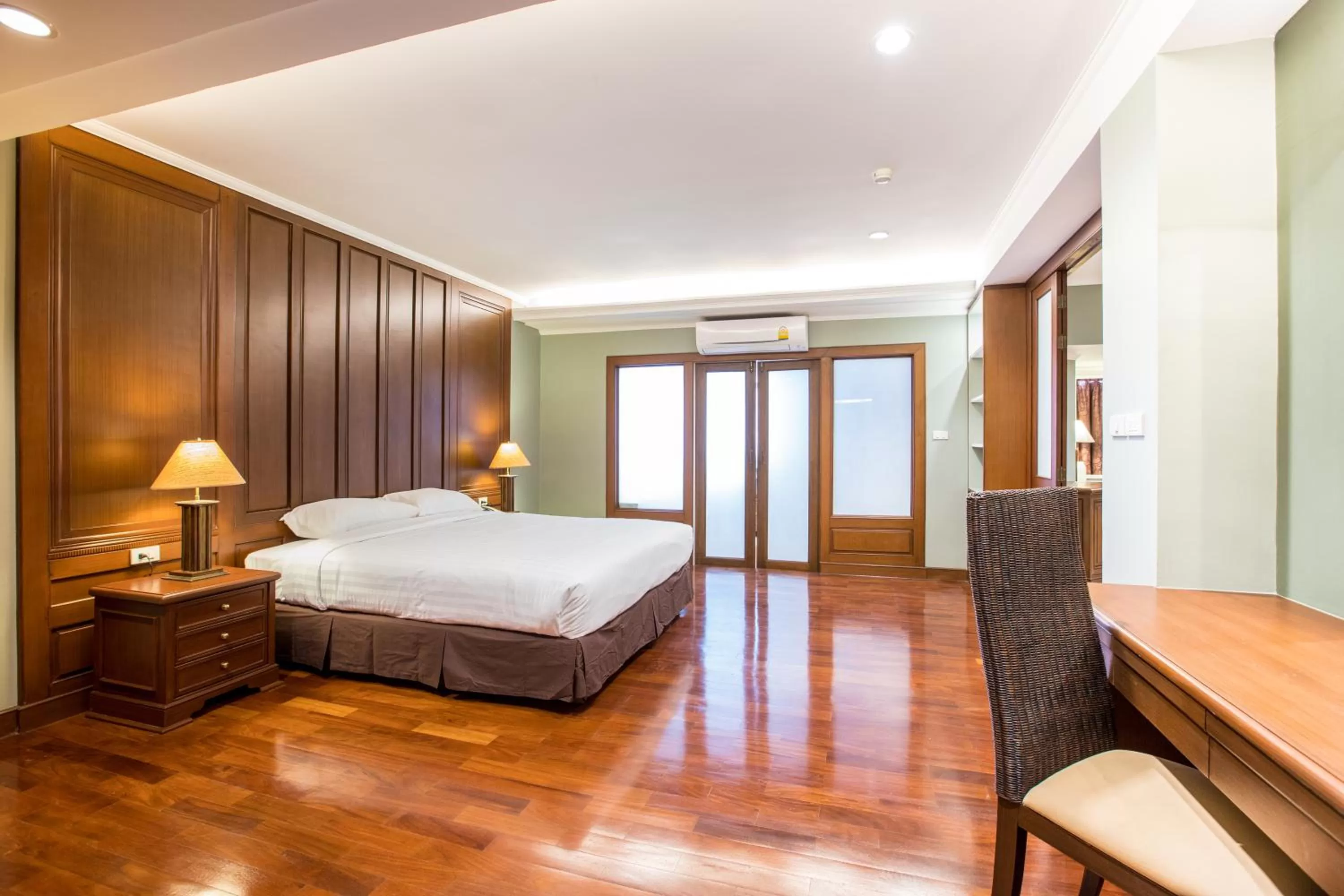 Bedroom, Bed in Viangbua Mansion