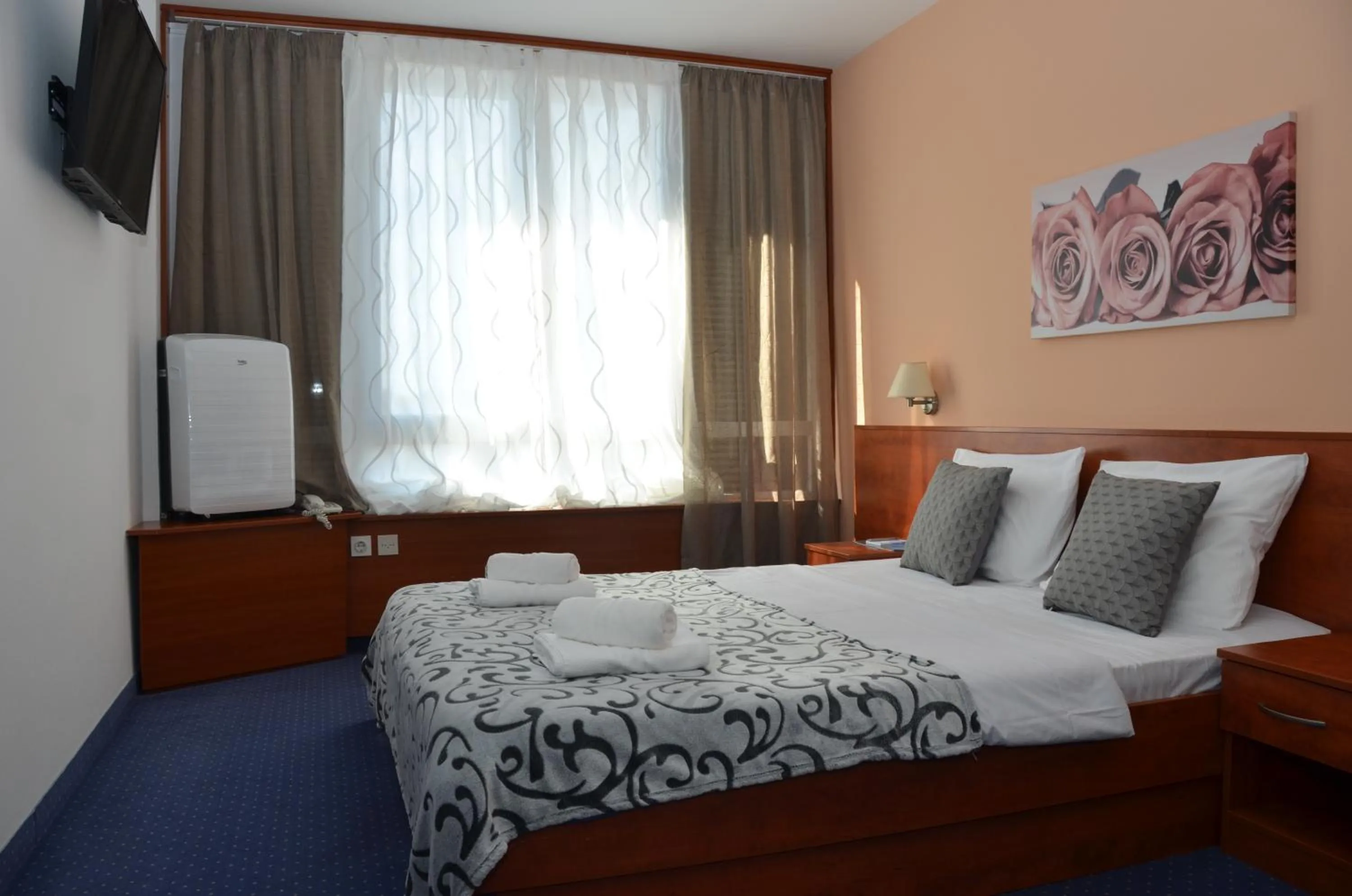 Photo of the whole room in Liberty Hotel