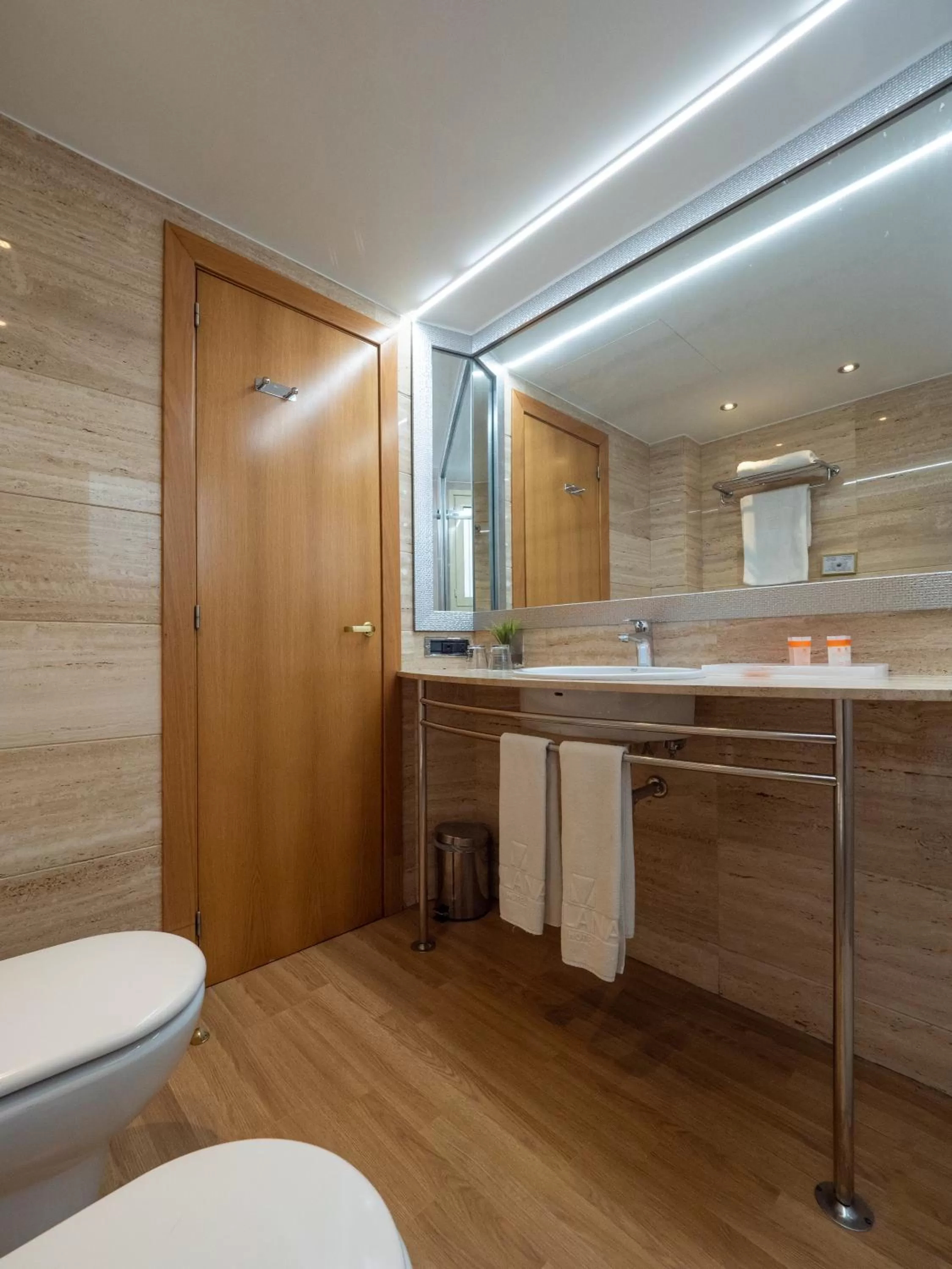 Bathroom in Vilana Hotel Boutique