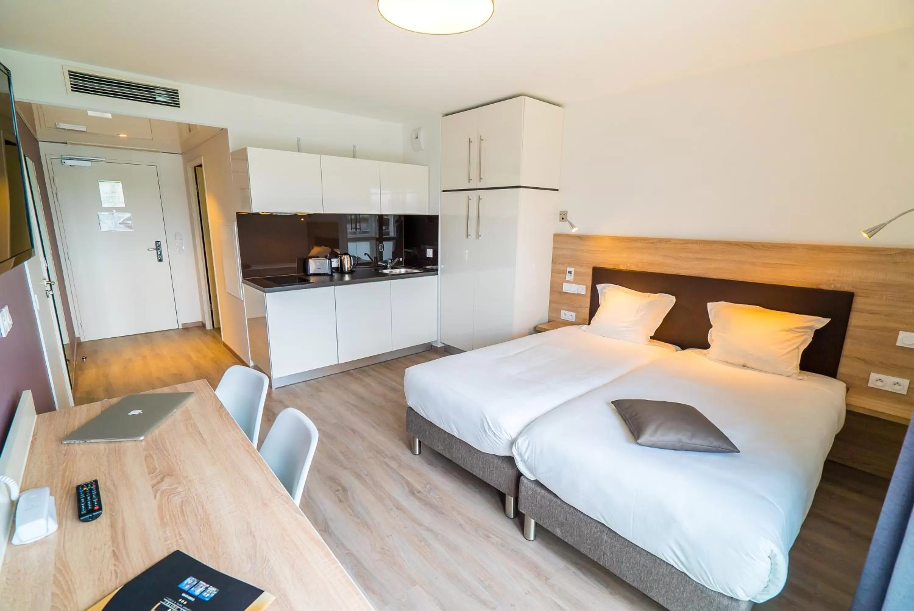 Bed in All Suites Appart Hôtel - Choisy-le-Roi