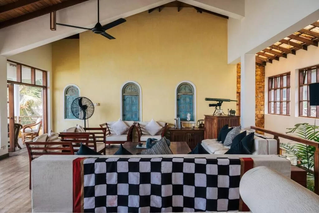 Sānti Beach House with pool & beach