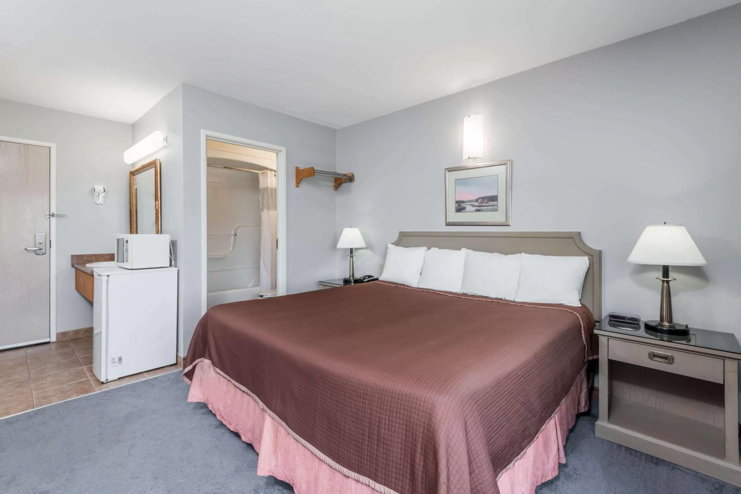 Photo of the whole room, Bed in London Travel Inn