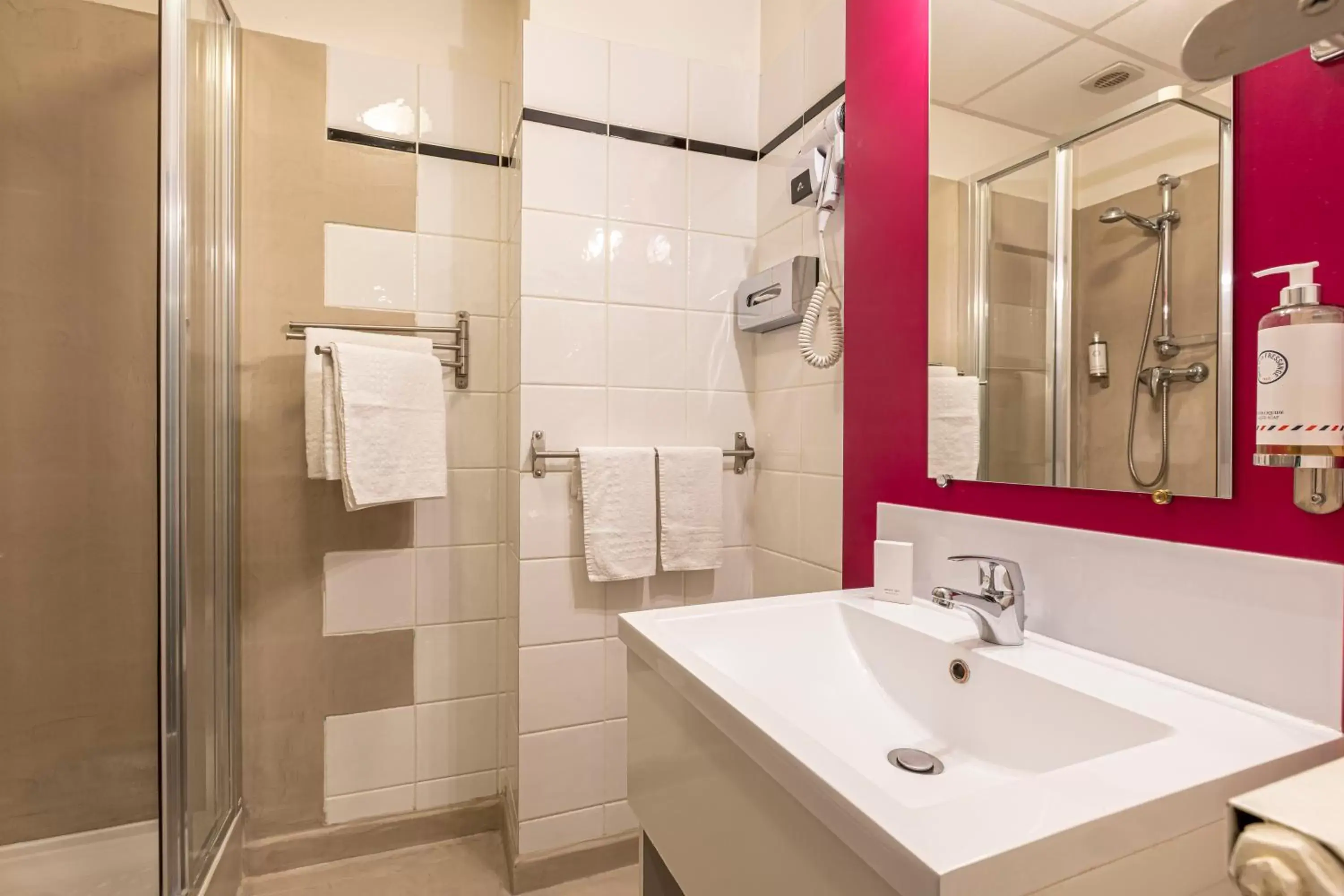 Standard Twin Room in Splendid Hôtel Standard Twin Room in Splendid Hôtel