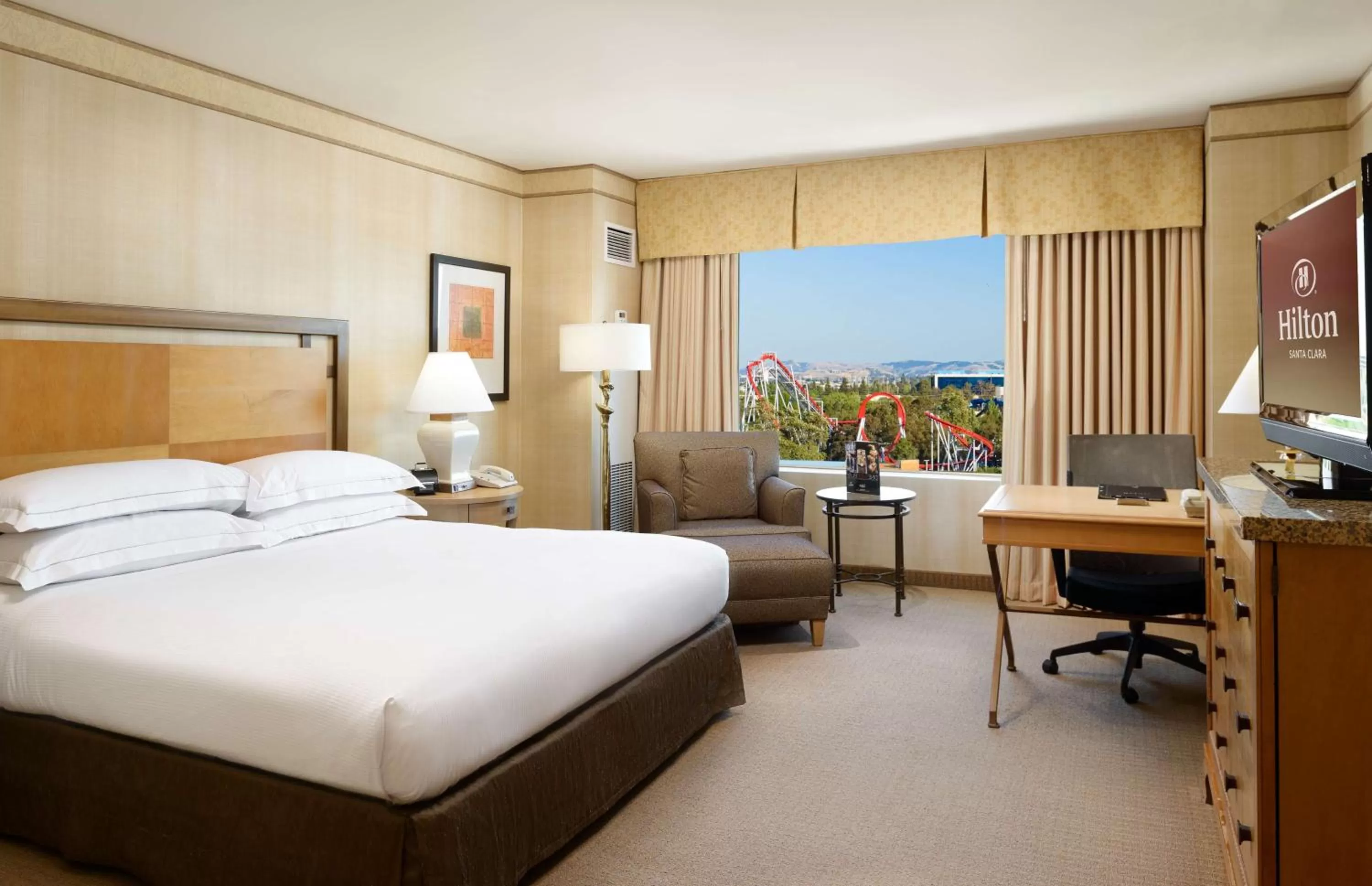 Bedroom, Bed in Hilton Santa Clara