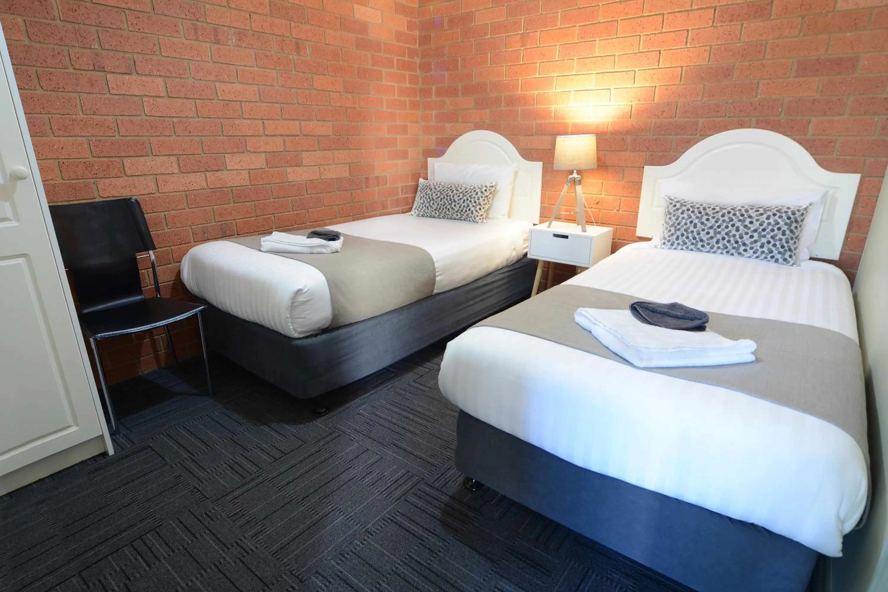 Bed in Bendigo Goldfields Motor Inn