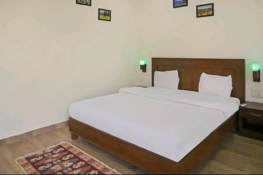 Bed in Hotel Ramayana Khajuraho