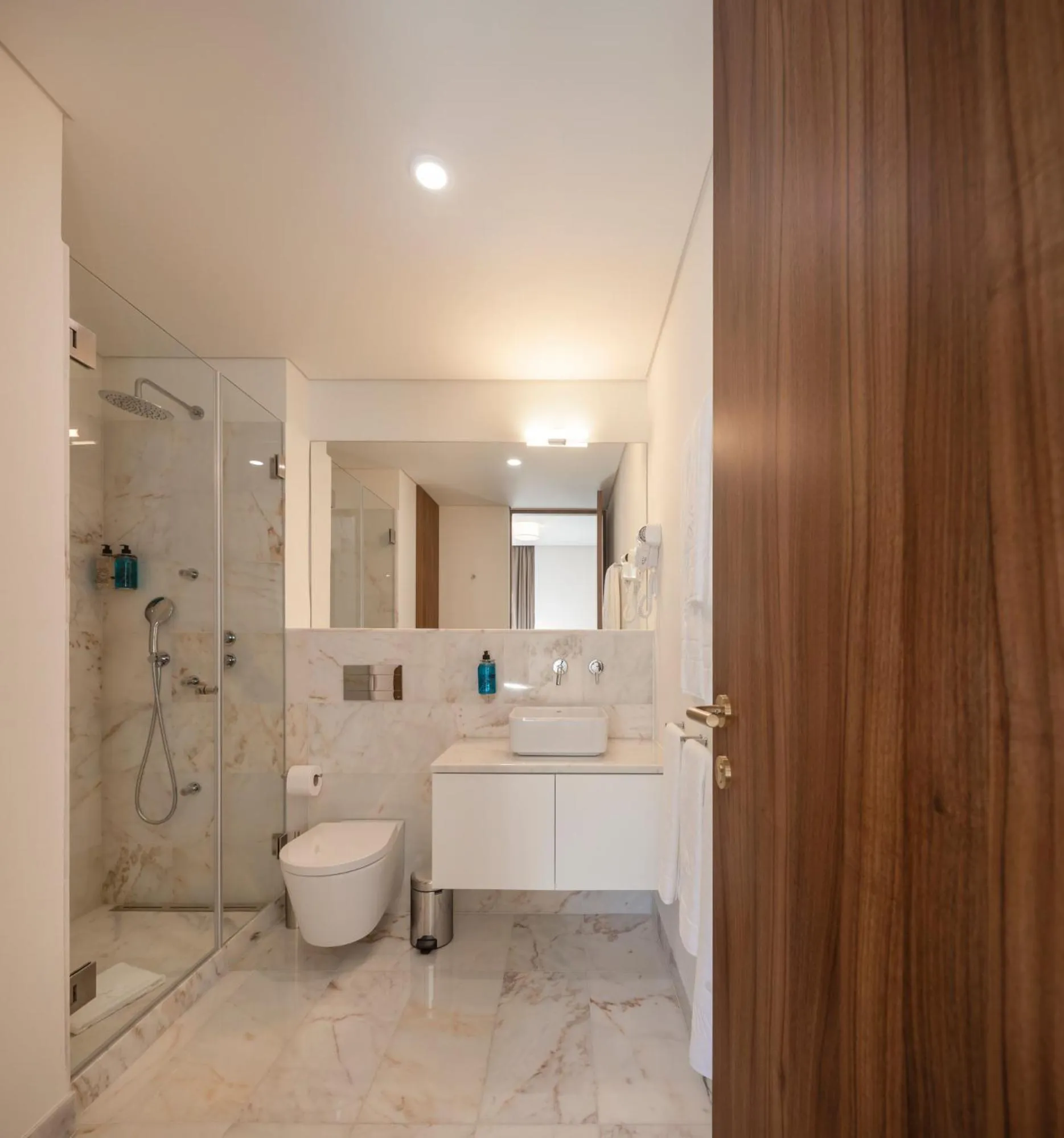 Toilet in Lisbon Serviced Apartments - Avenida