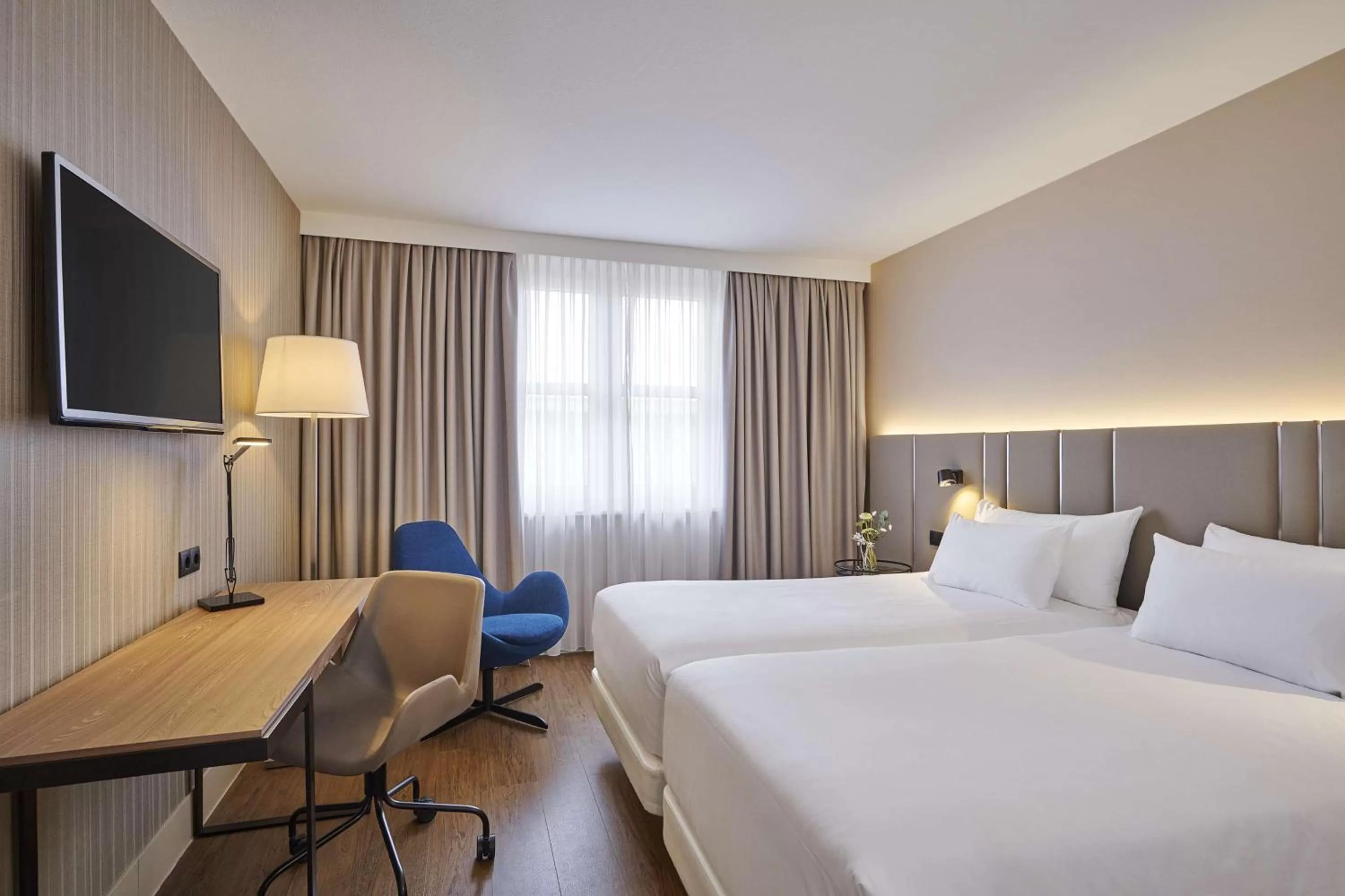 Standard Double or Twin Room - Park, Sleep and Fly 22  in NH Frankfurt Airport