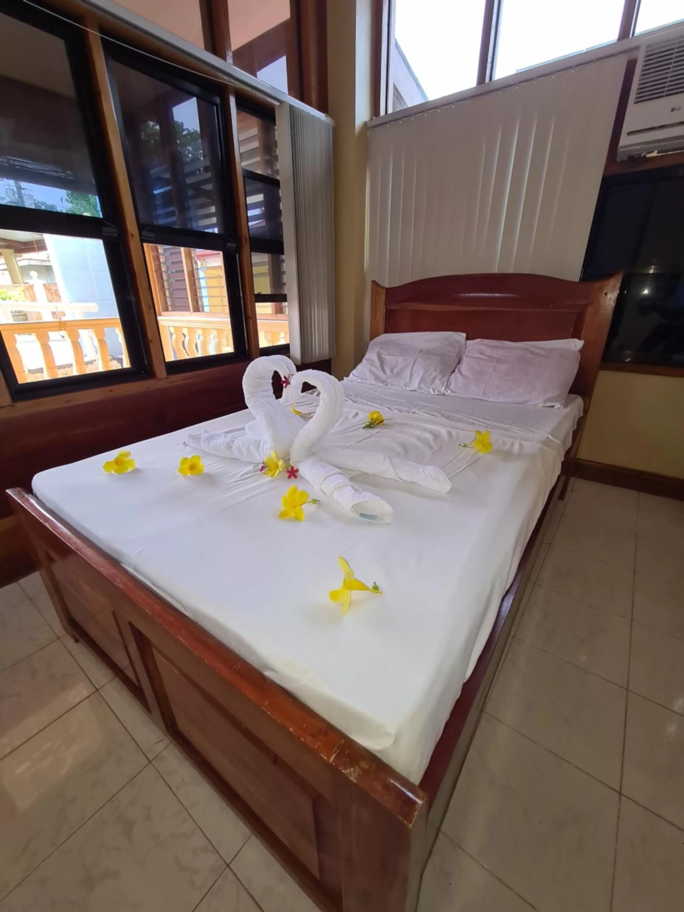 Bed in La-Familia Guest House