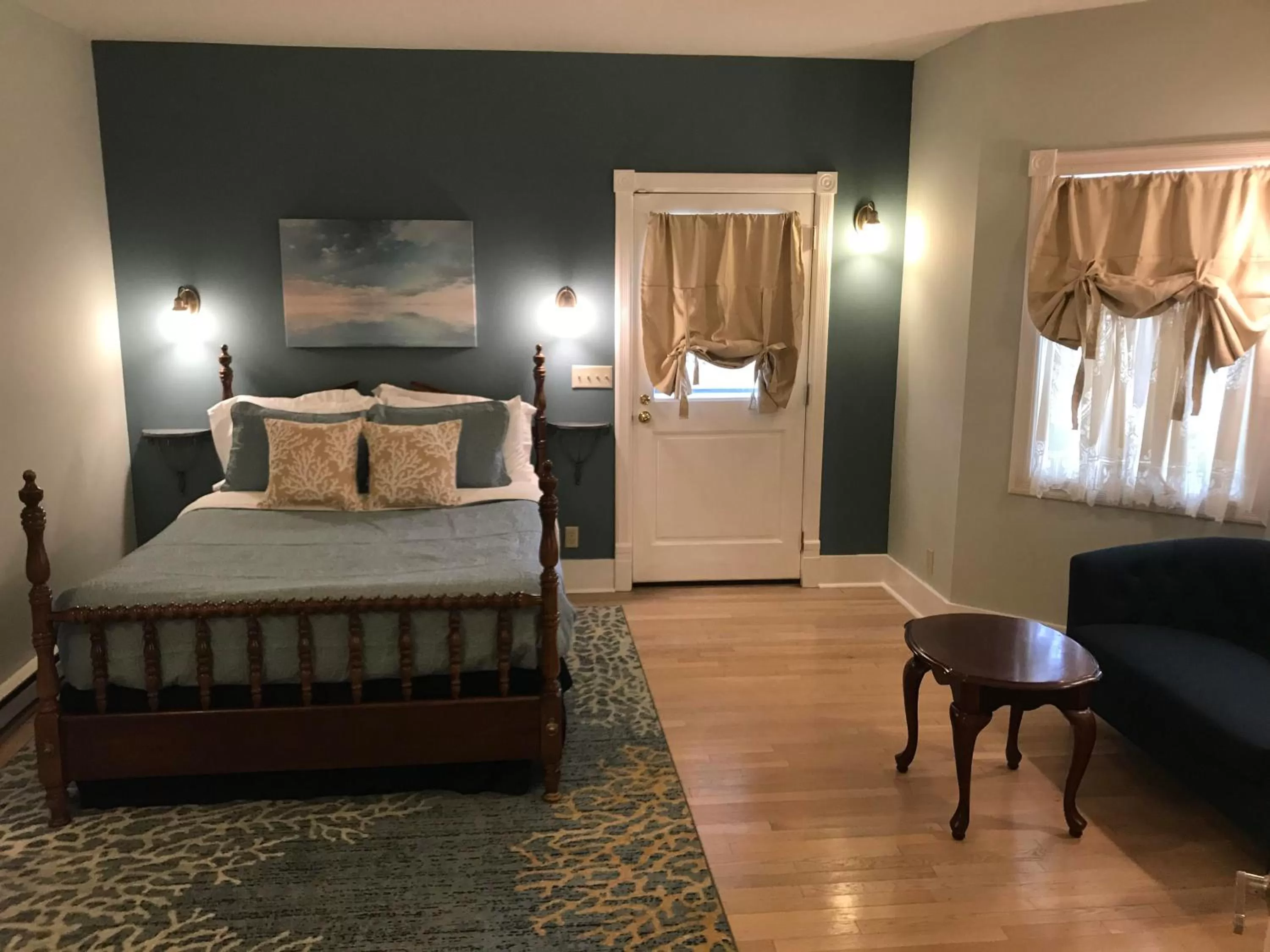 Bedroom, Bed in The Edenwild Boutique Inn