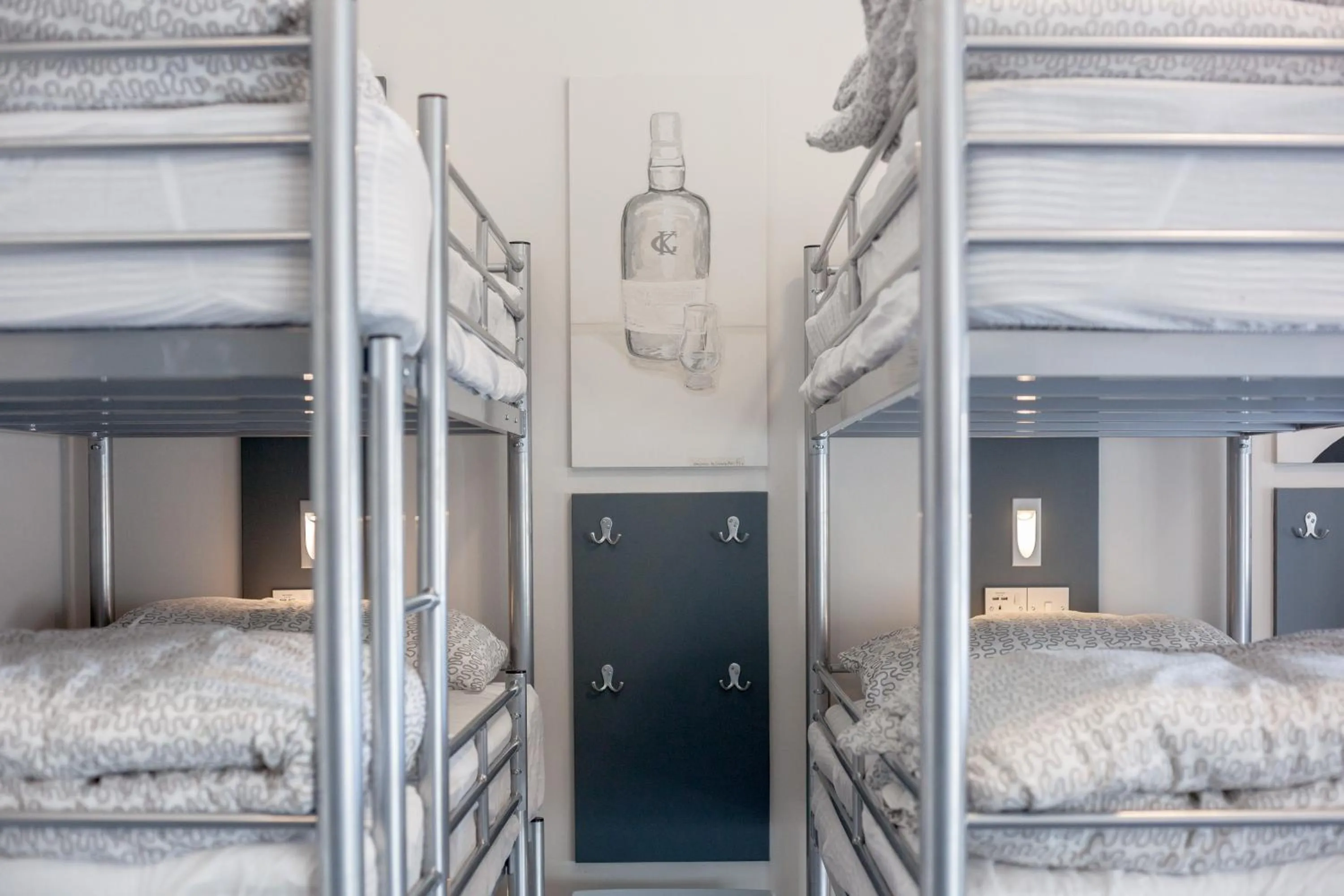 Bedroom, Bed in West End Hotel