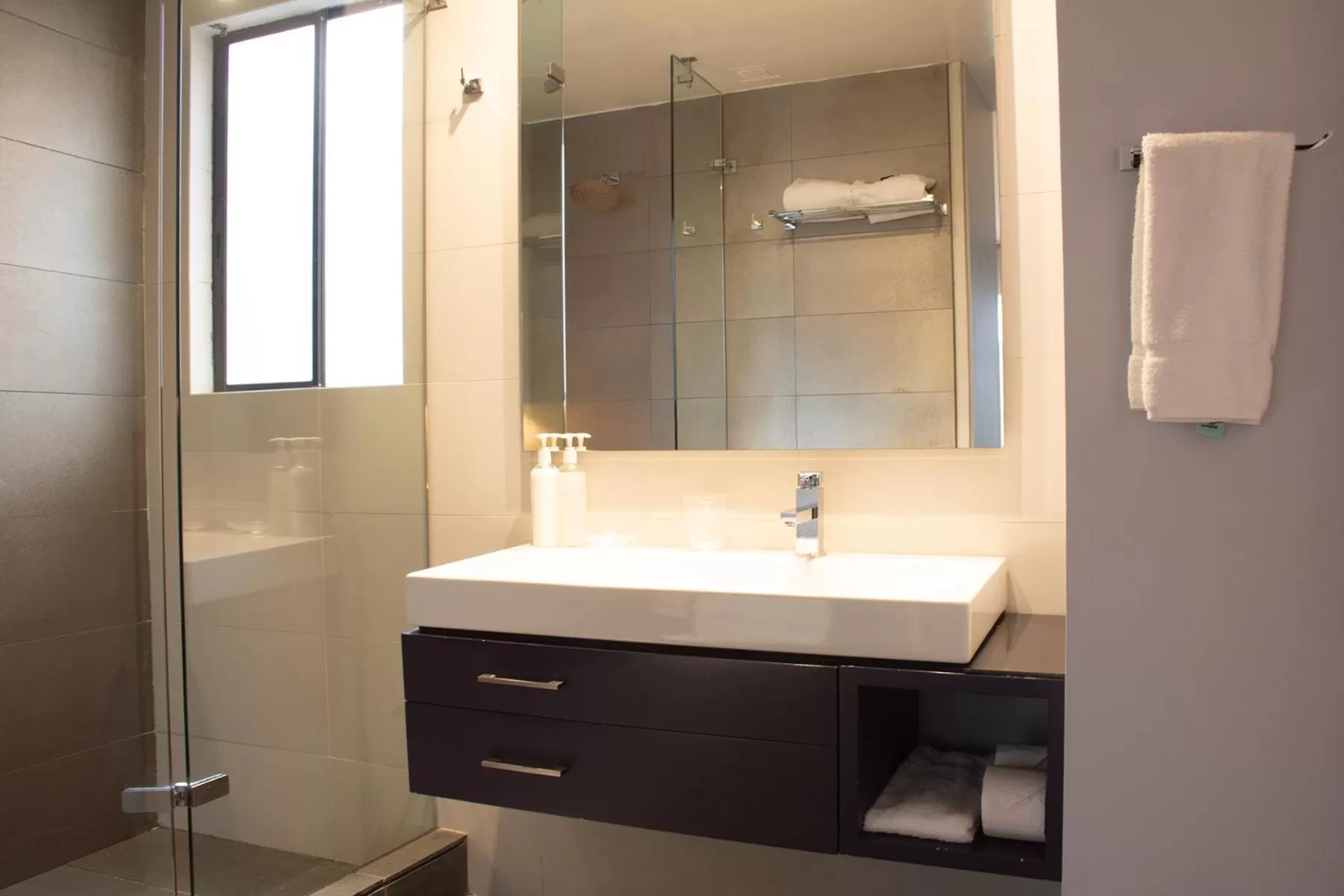 Bathroom in Central Apartamentos Bogotá