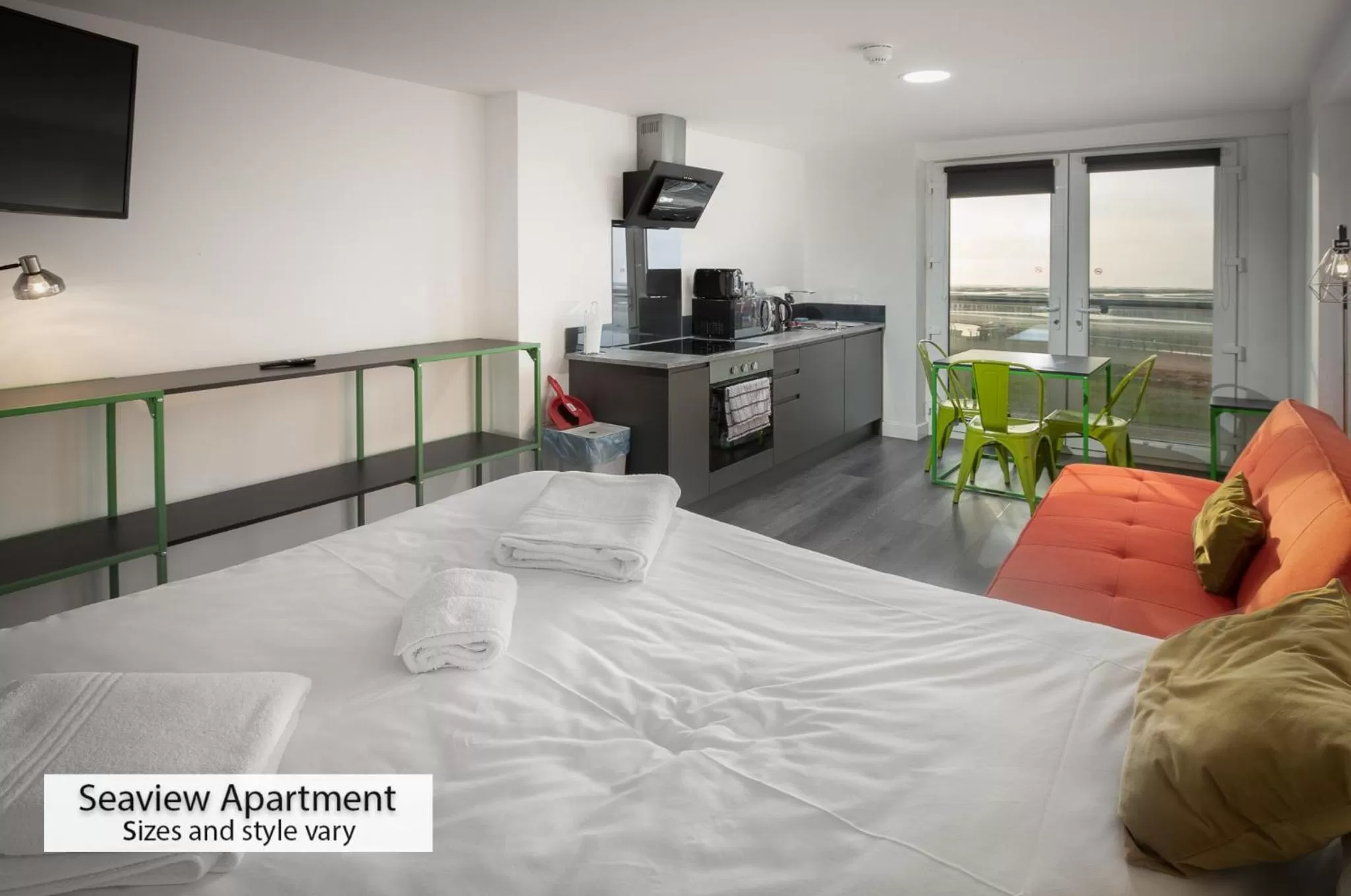 Balcony/Terrace, Bed in ApartHotel421 by Seafront Collection