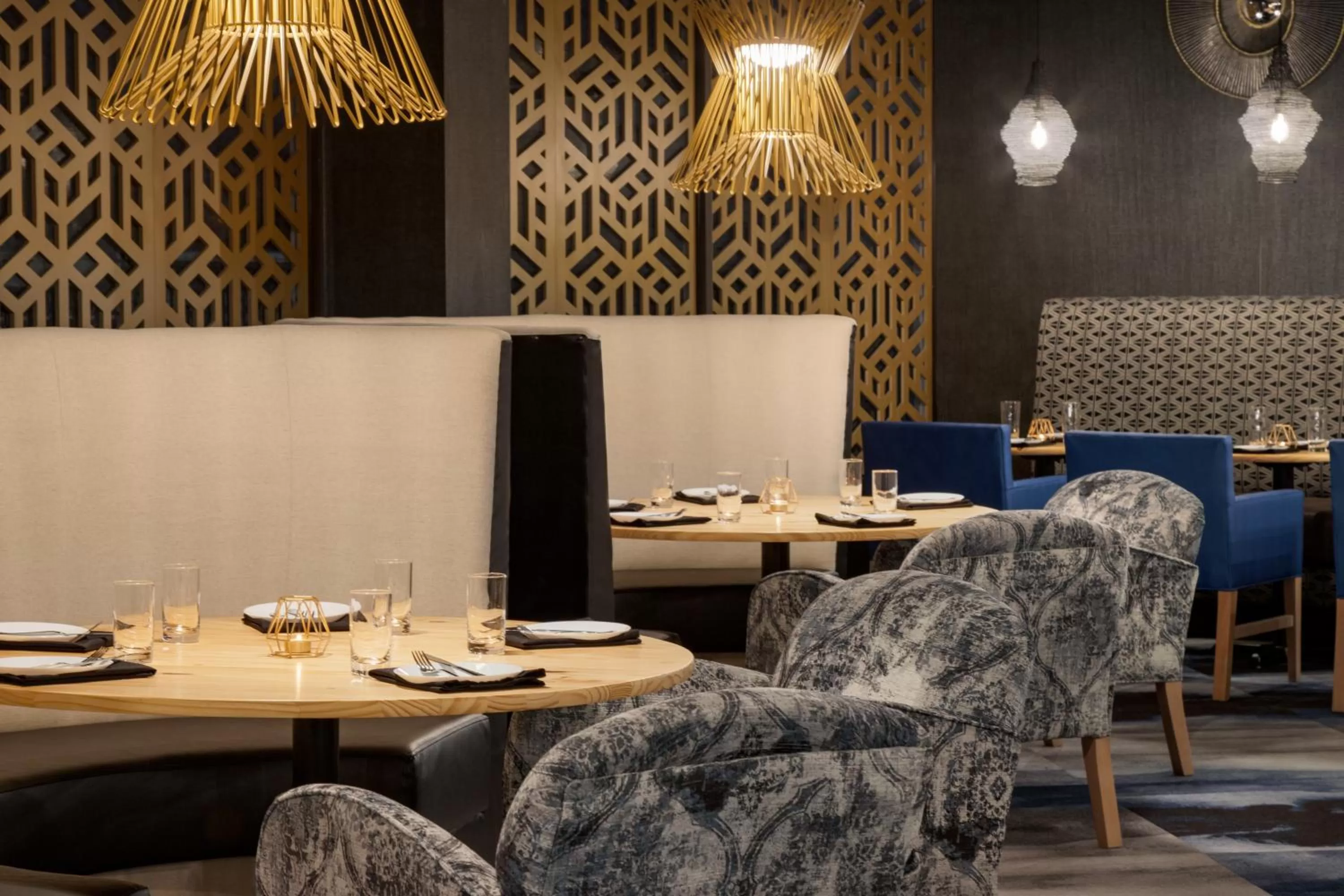 Restaurant/places to eat in Holiday Inn Philadelphia Arpt-Stadium Area by IHG