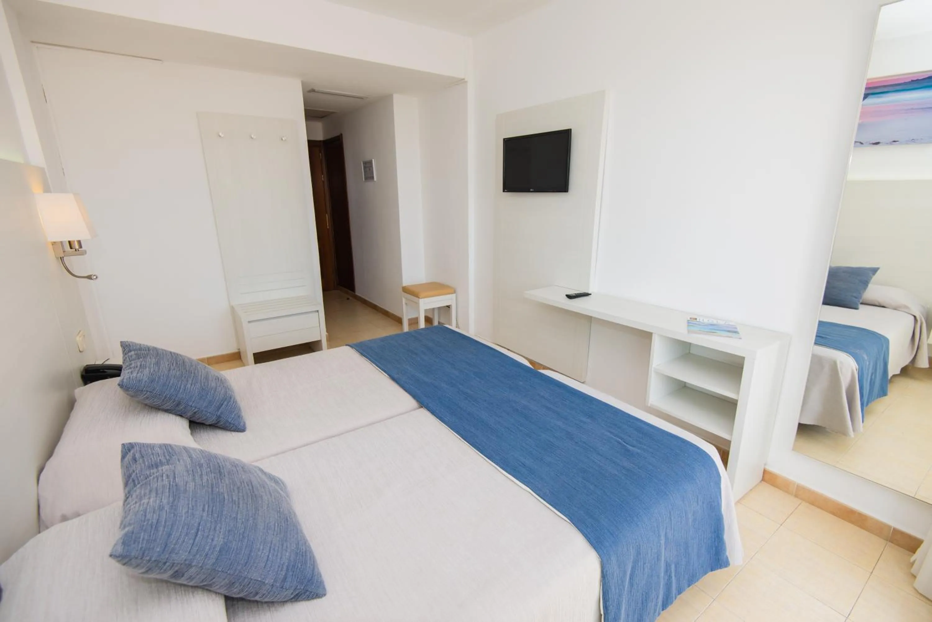 Bed in Hotel Bella Mar