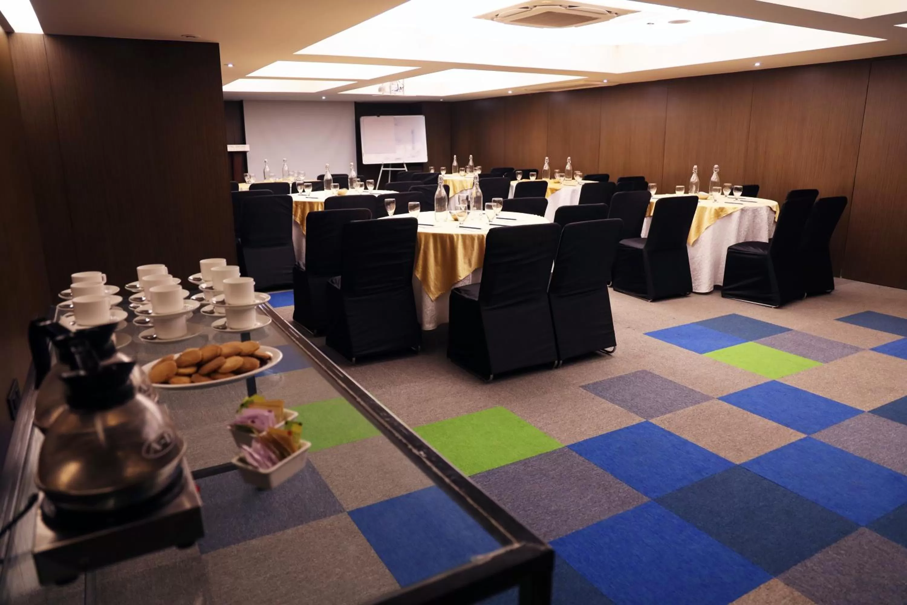 Banquet/Function facilities in Royal Orchid Golden Suites Pune