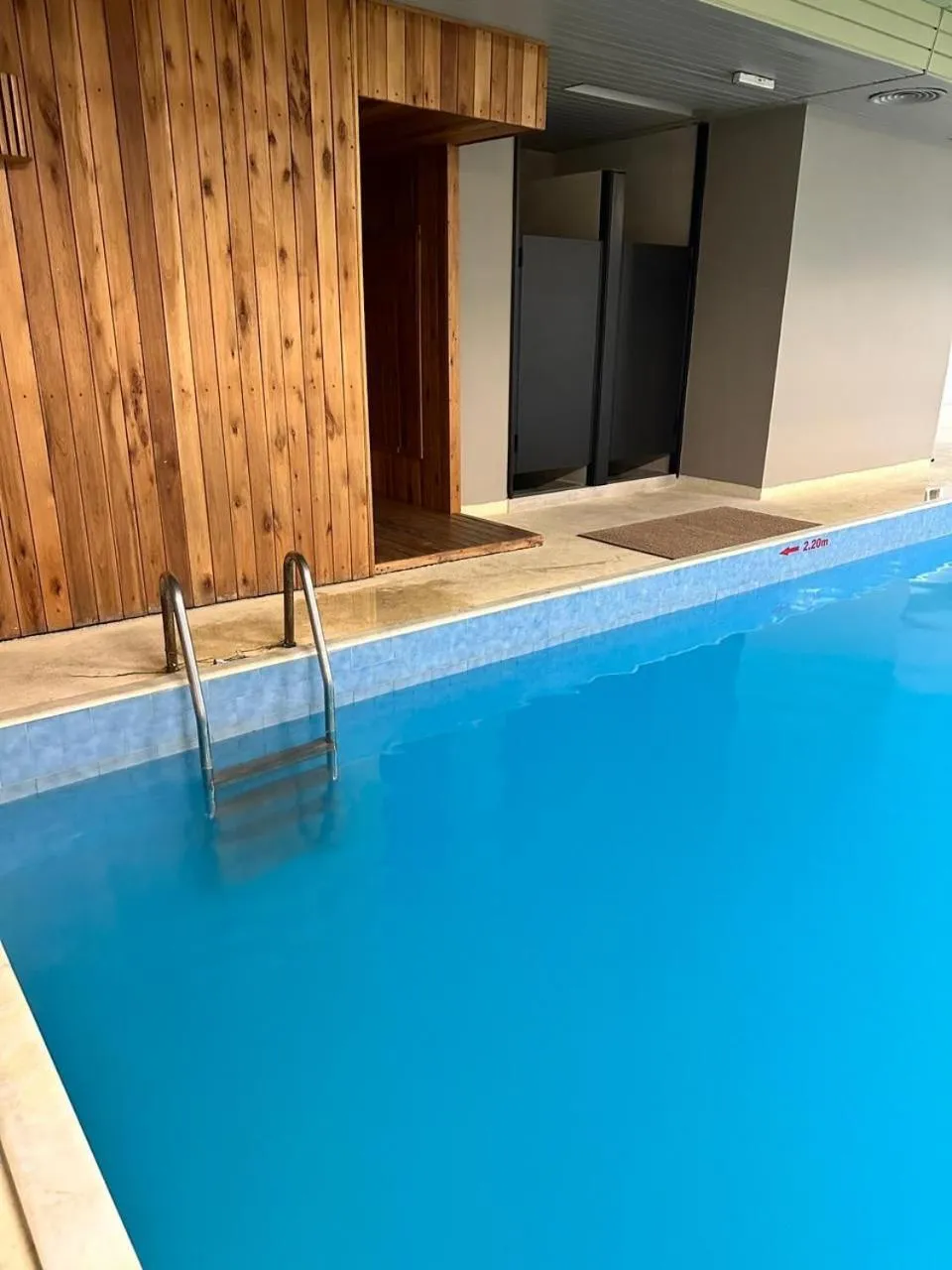 Swimming Pool in Hotel Rayentray Trelew