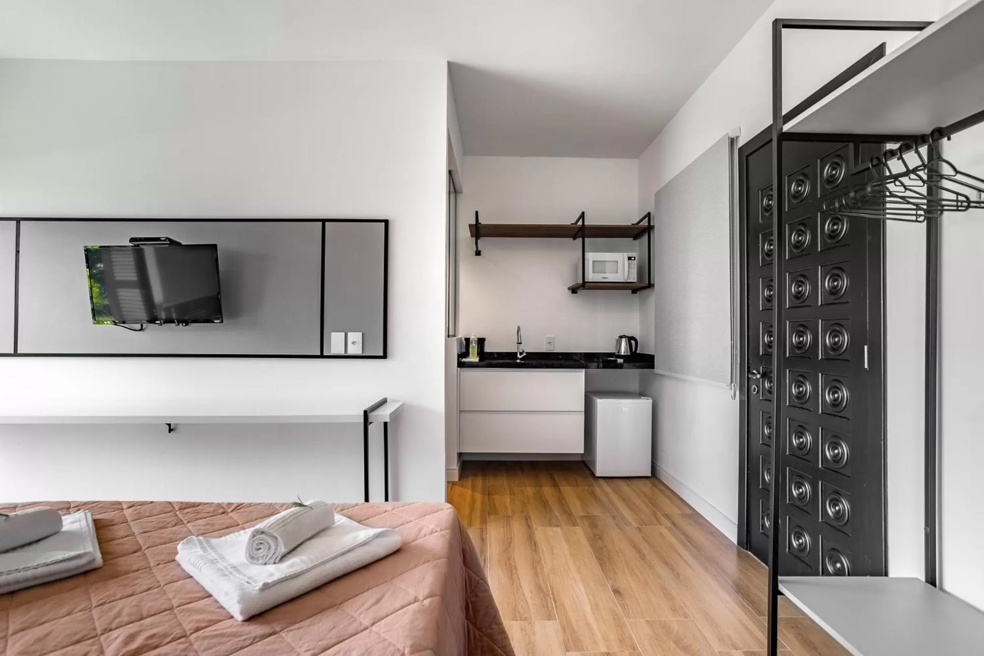 Photo of the whole room, Bed in Elite Hotel