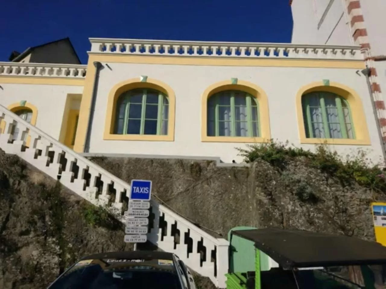 Facade/entrance, Property Building in Grand Hôtel de Bretagne