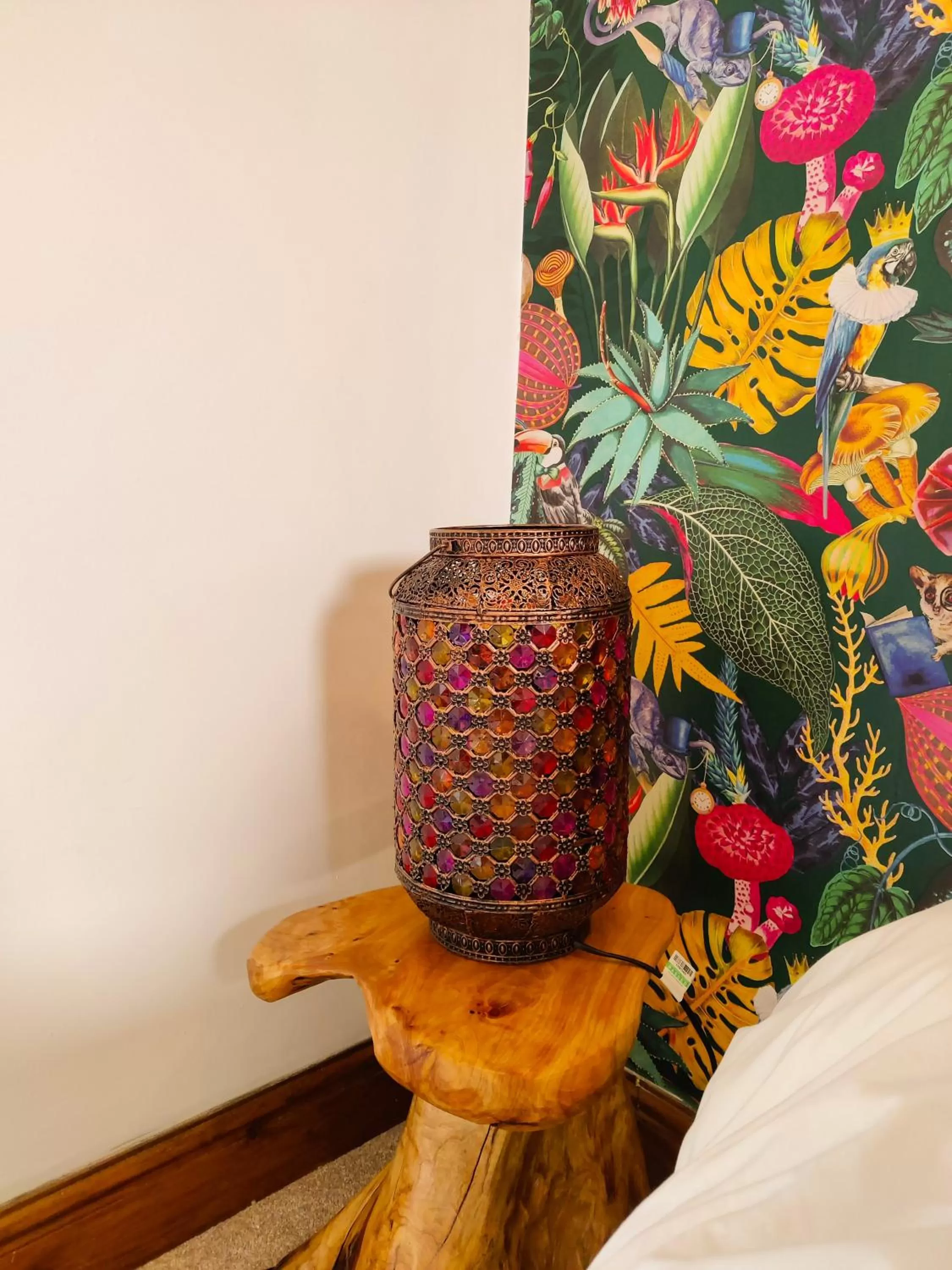 Decorative detail, Bed in White Horse Inn