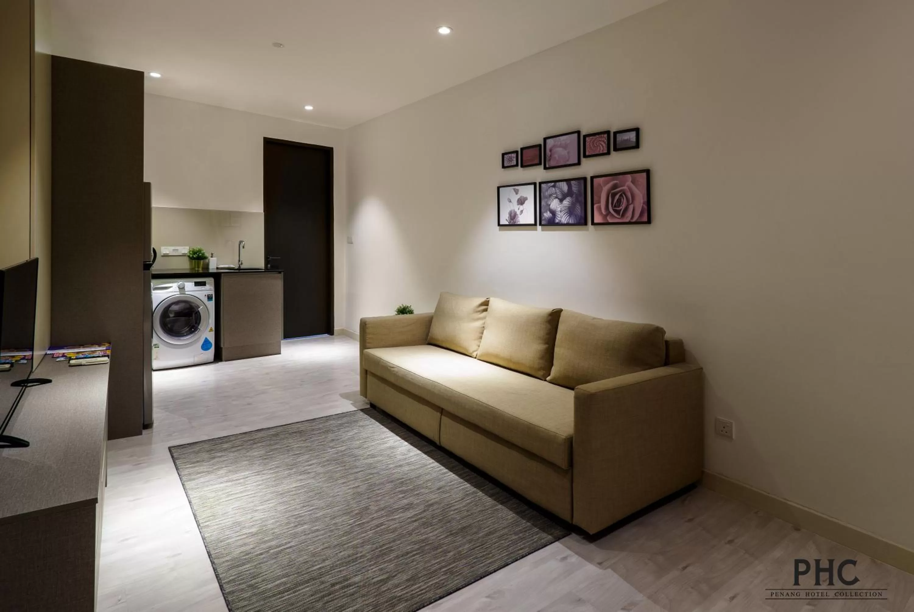 Seating area in Hutton Central Hotel Managed by The Ascott Limited