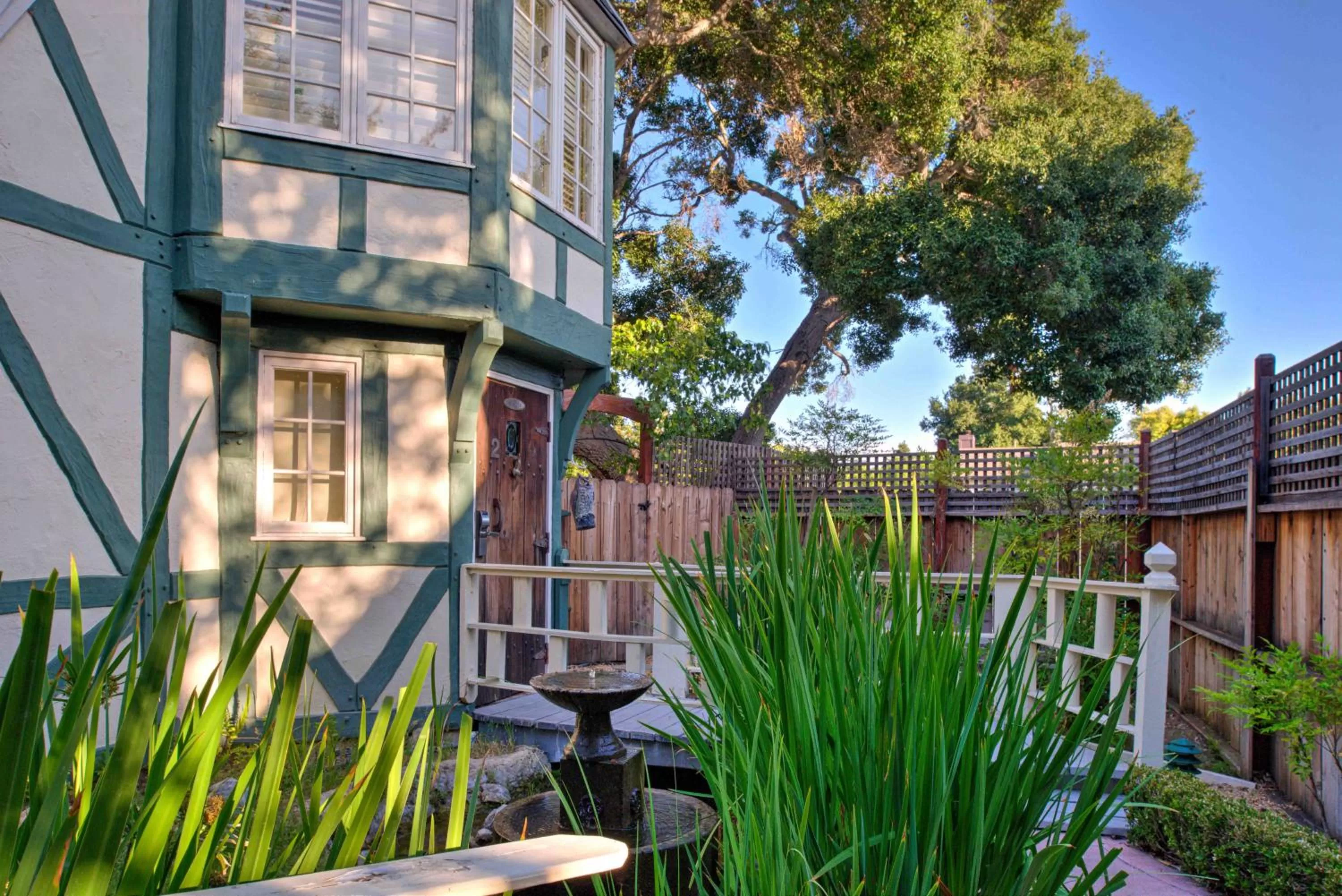 Property building in Wine Valley Inn