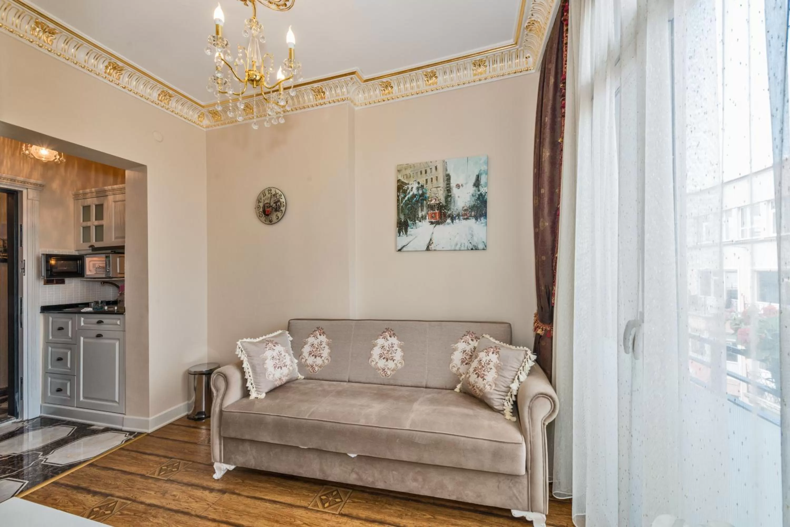 Living room in IQ Hotel