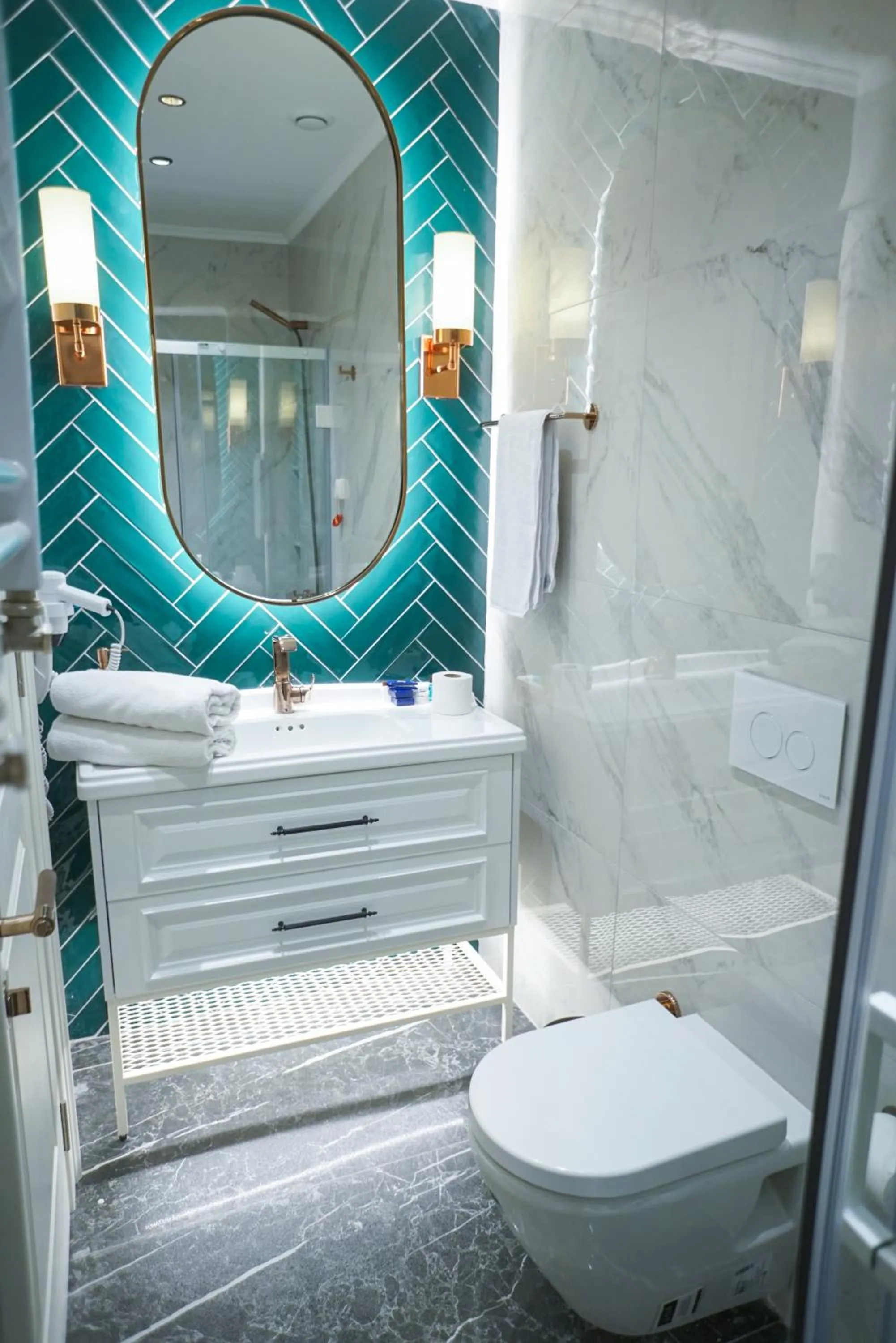 Shower in Triada Hotel Taksim - Special Category