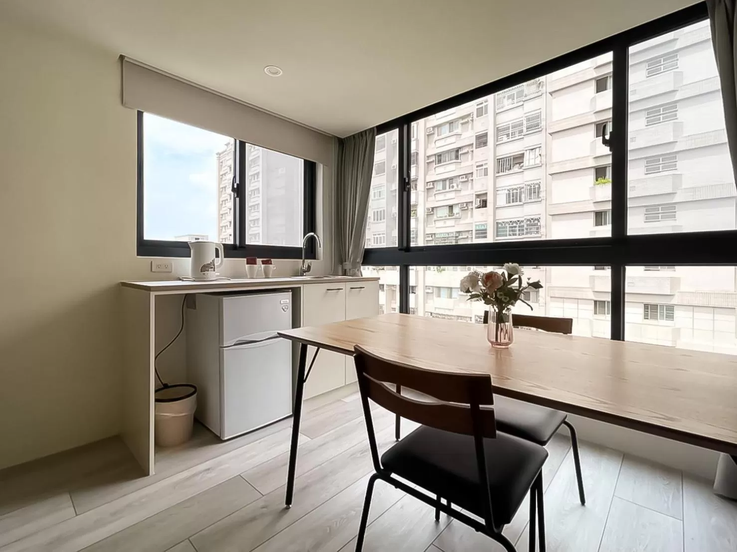 Kitchen/Kitchenette in 旅行家 Affetto Hostel