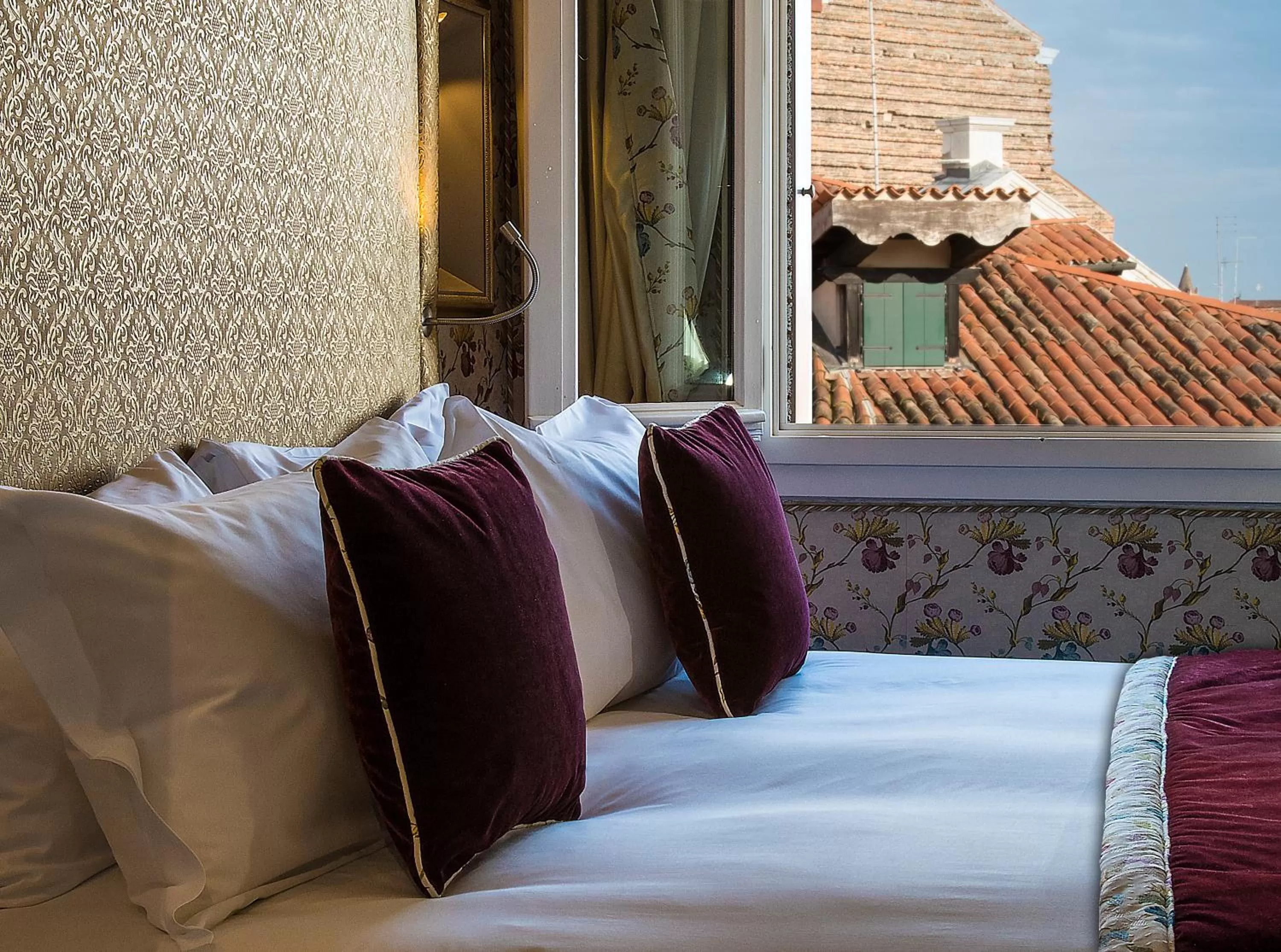 Bed in Papadopoli Hotel Venezia - MGallery Collection