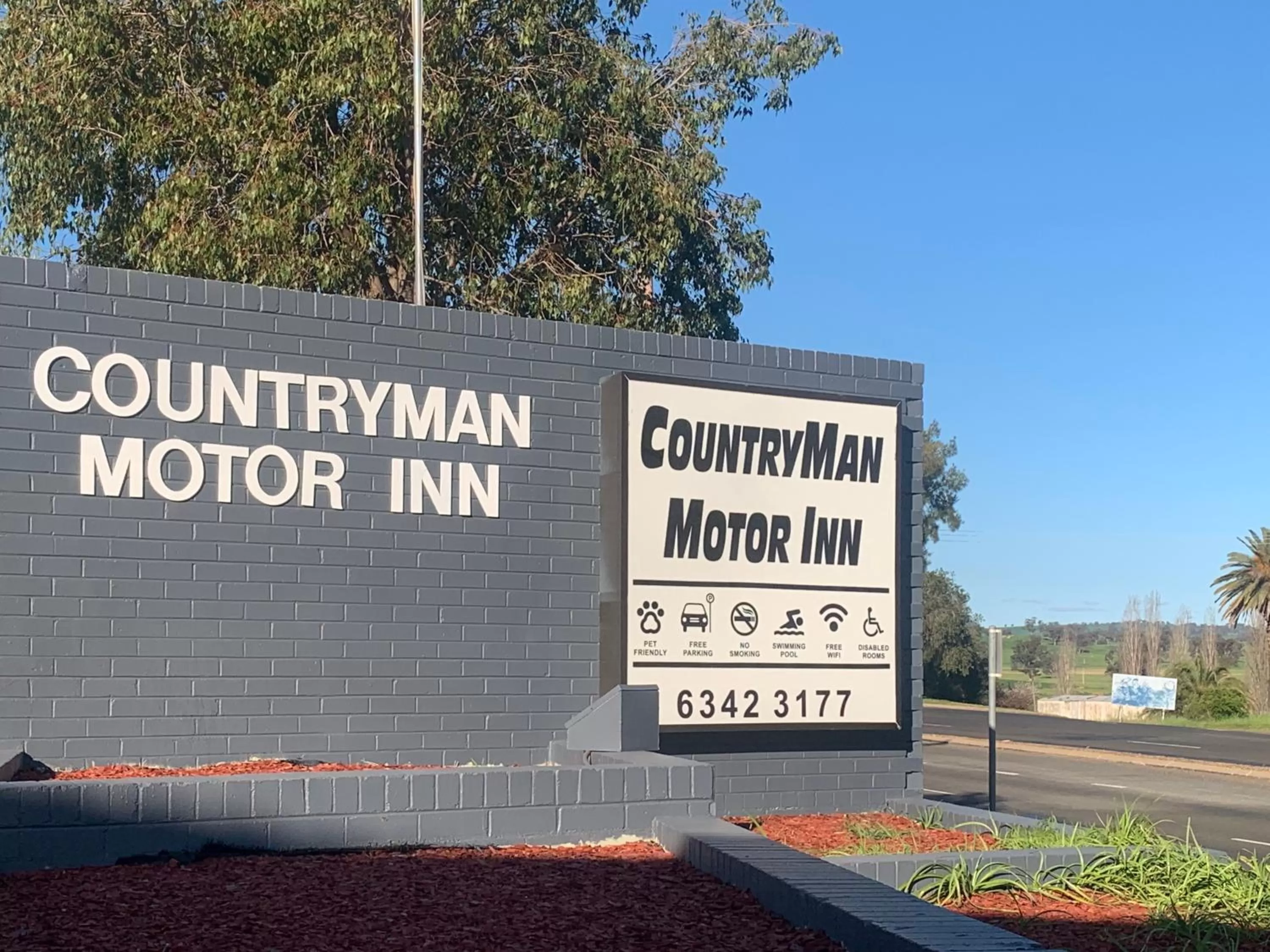 Property building in Countryman Motor Inn Cowra