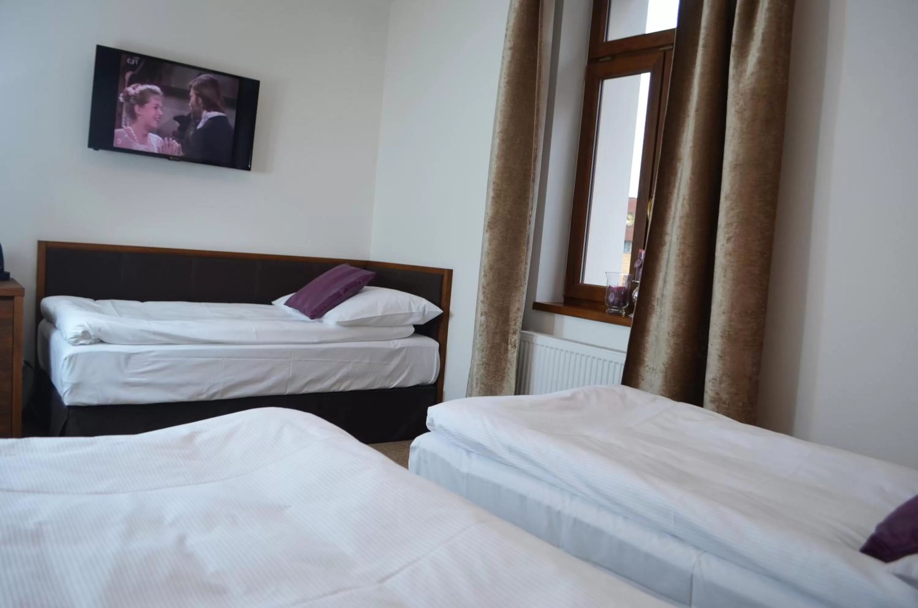 Bedroom, Bed in Hotel U Kvapilů