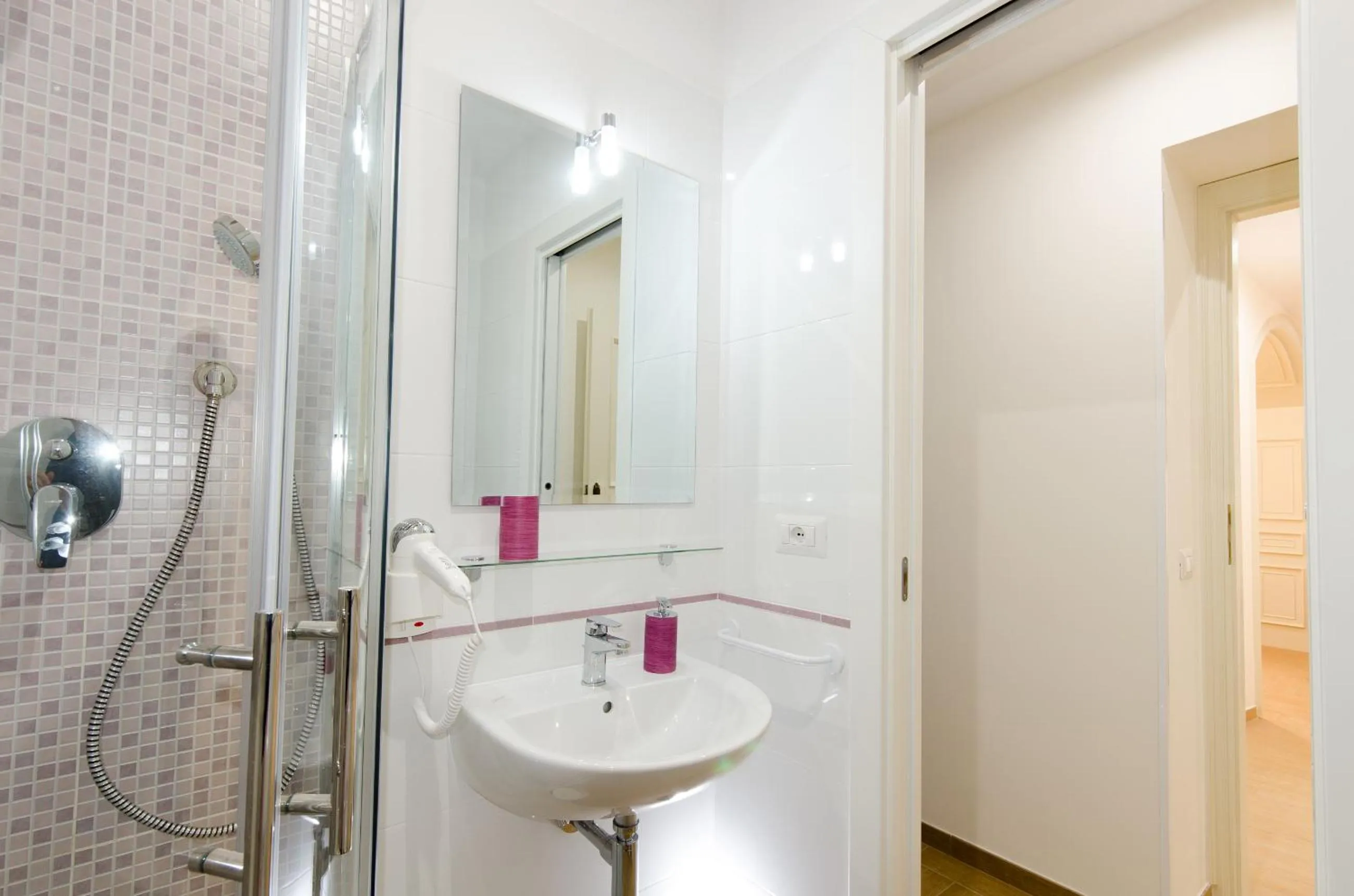 Bathroom in Gemme Di Roma Accomodation