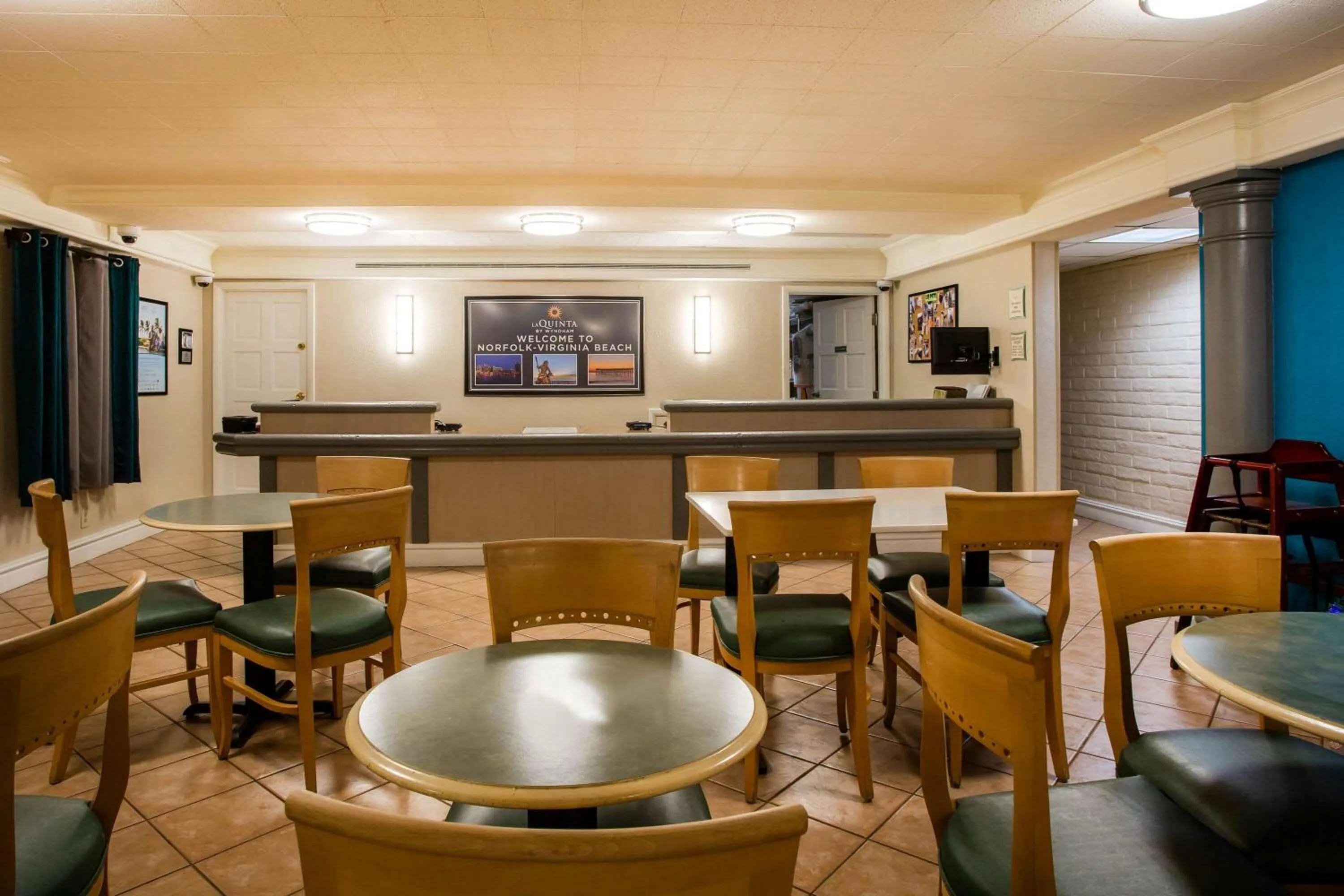 Lobby or reception in La Quinta Inn by Wyndham Norfolk Virginia Beach