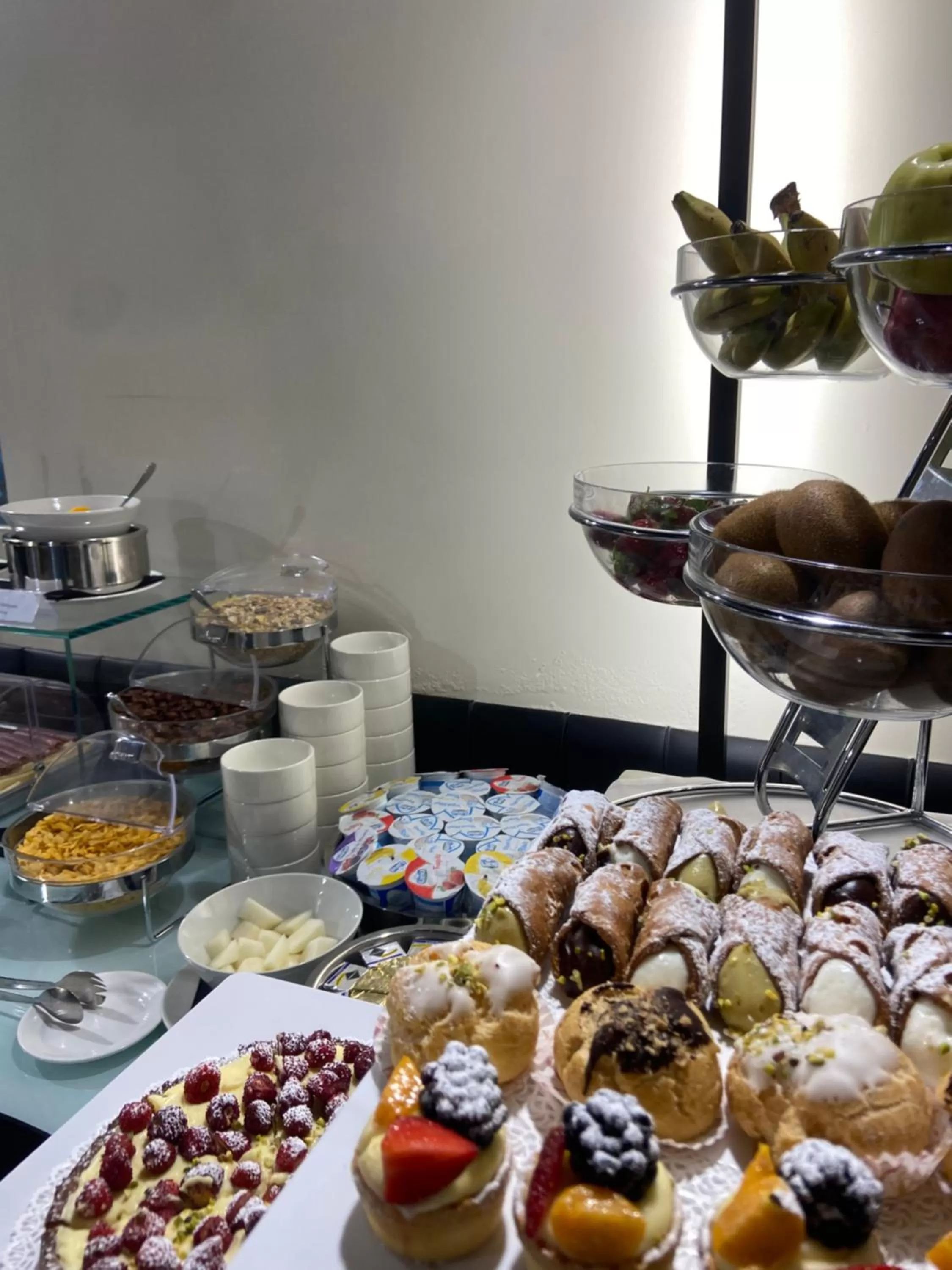 Breakfast in Hotel Romano House