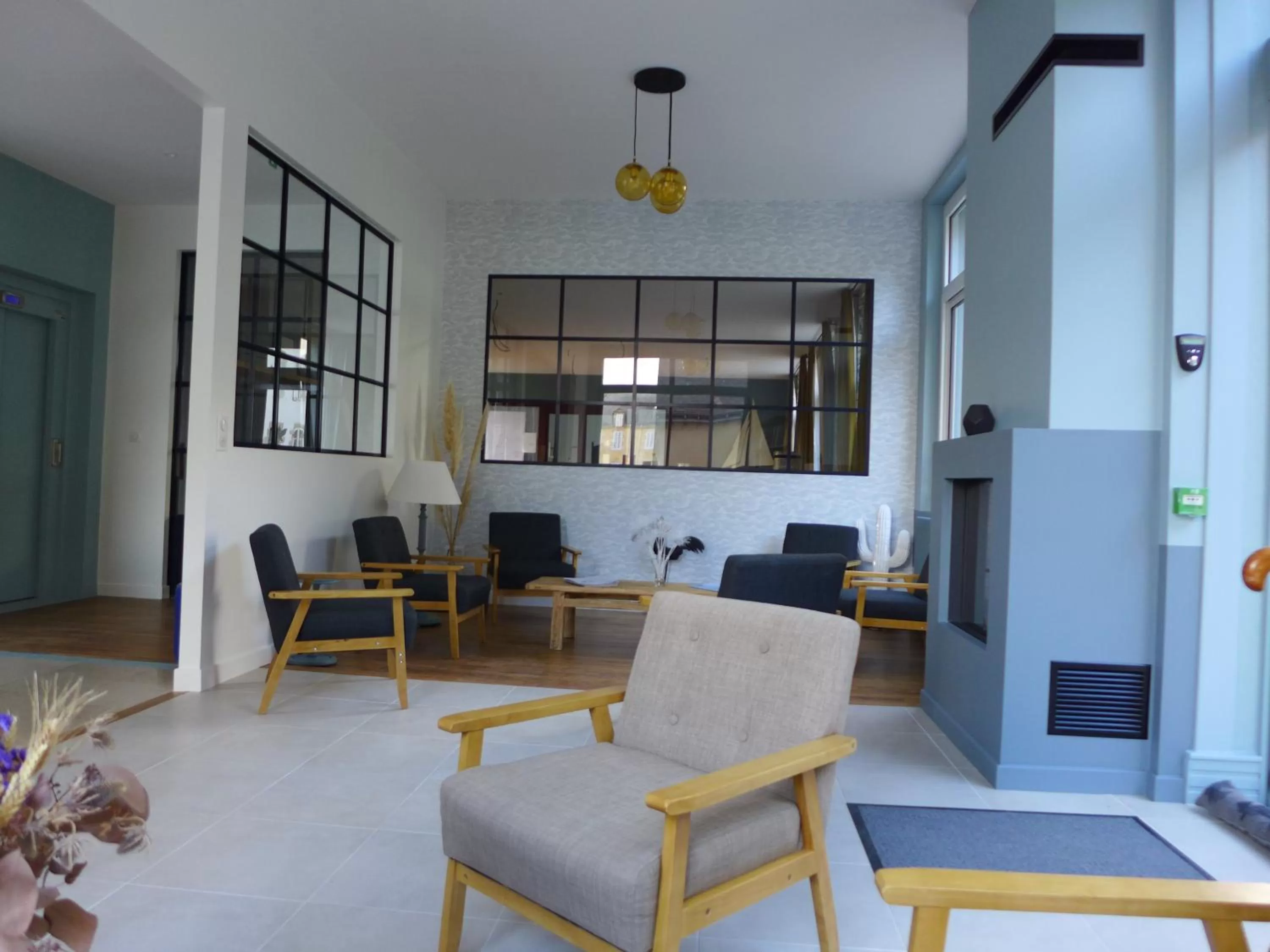 Business facilities, Seating Area in Hotel Restaurant Spa De La Citadelle Lorient