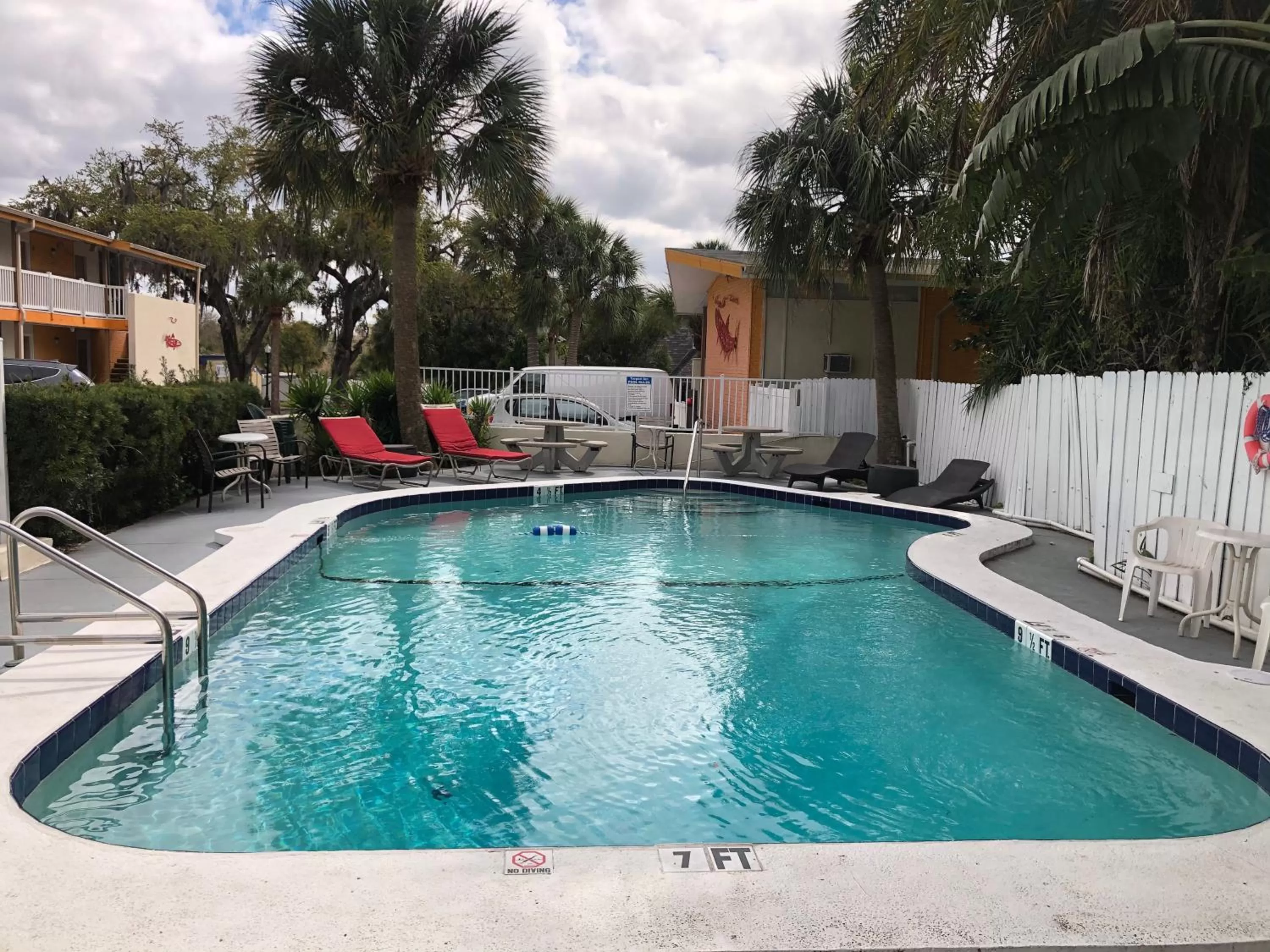 Swimming pool in Tarpon Inn