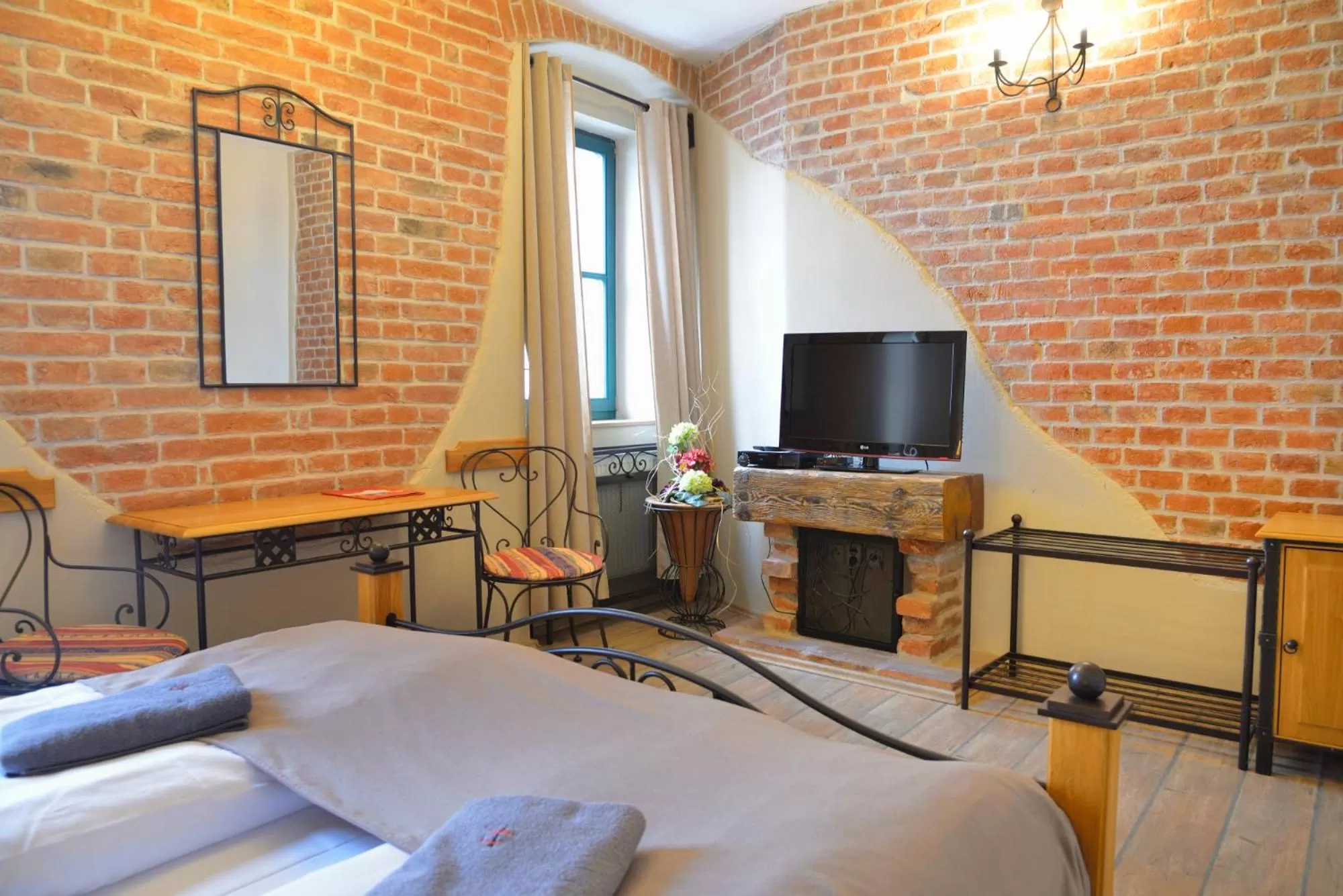 Bed in Hotel Via Ironia