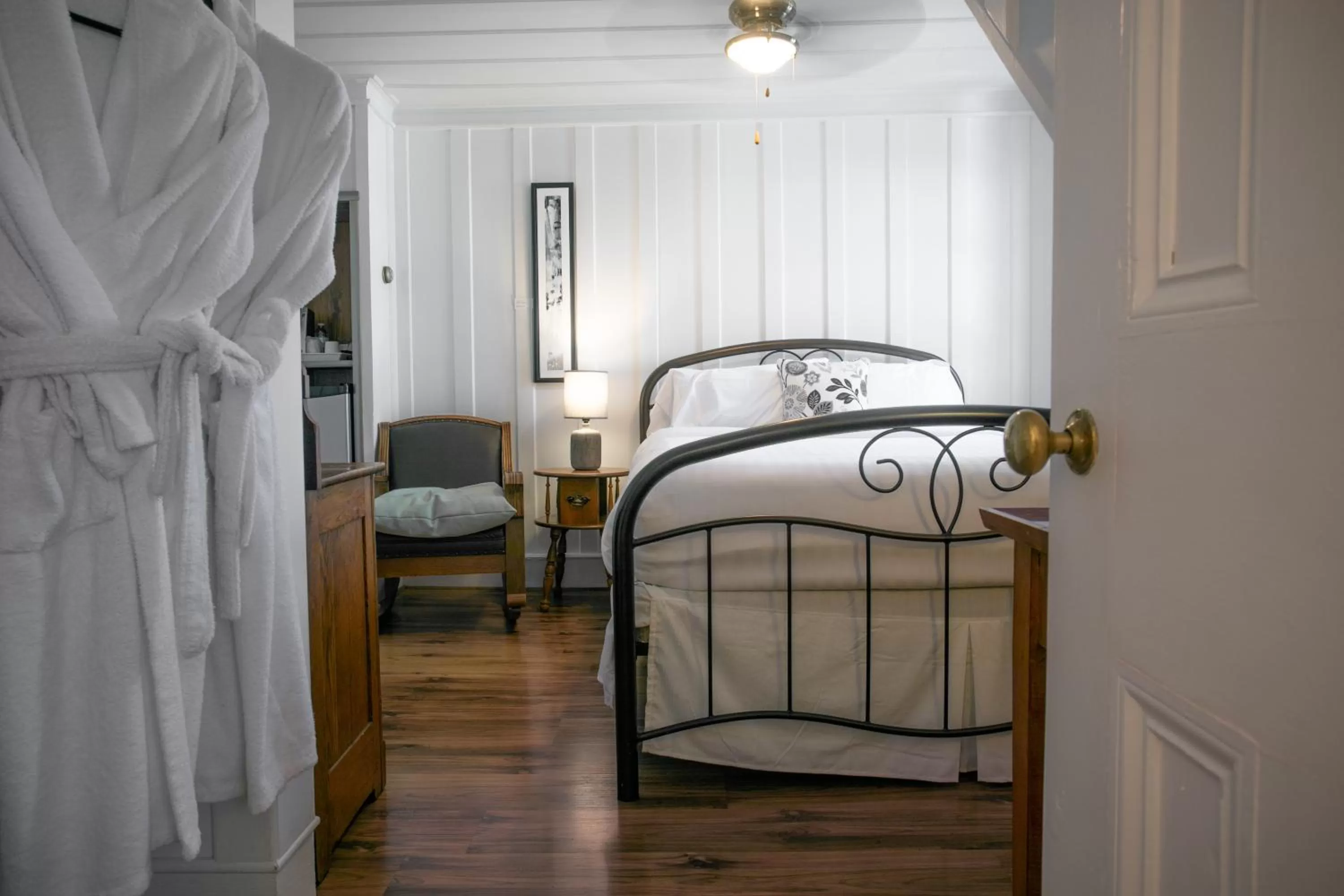Bedroom, Bed in Auberge Seigneurie des Monts
