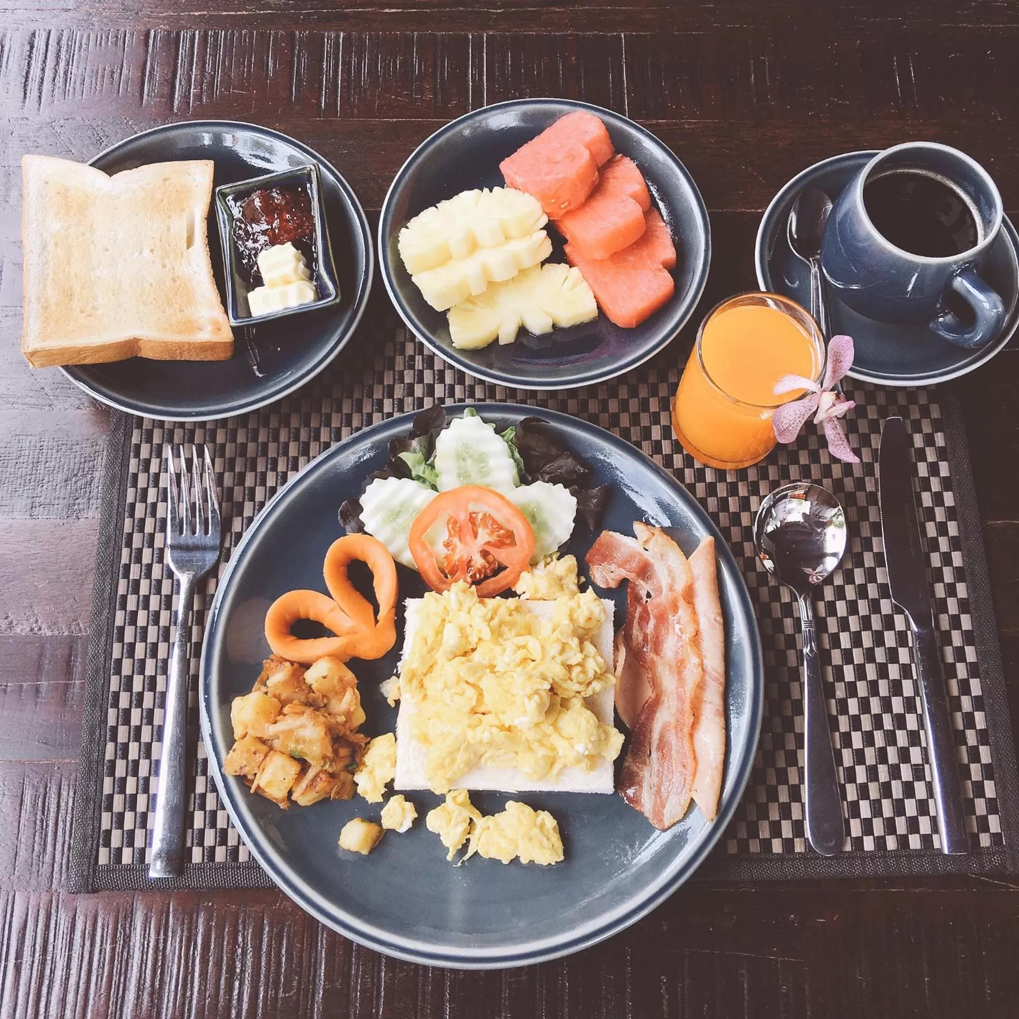 Breakfast in Night Bazaar Inn