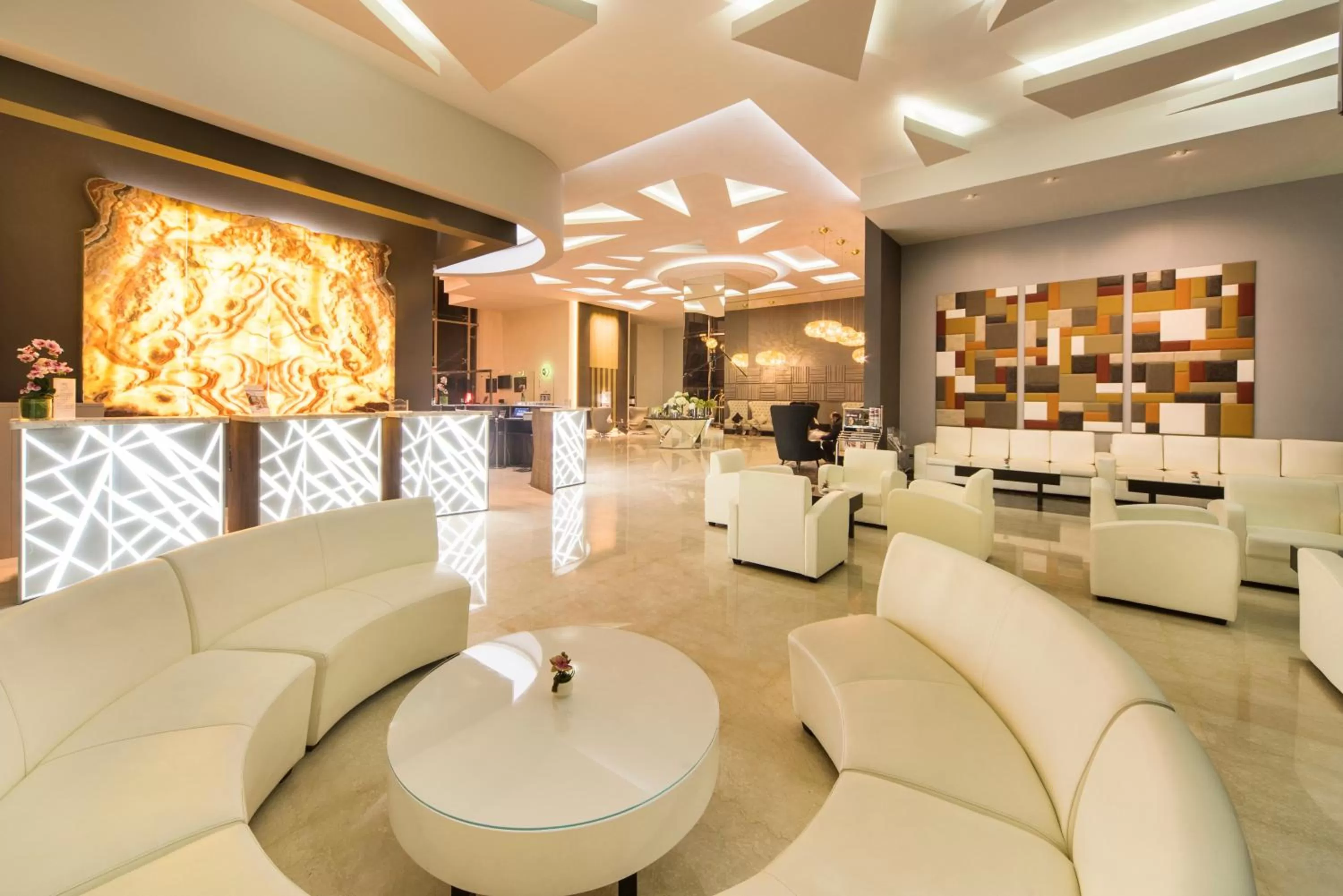 Lobby or reception in Best Western Plus Doha