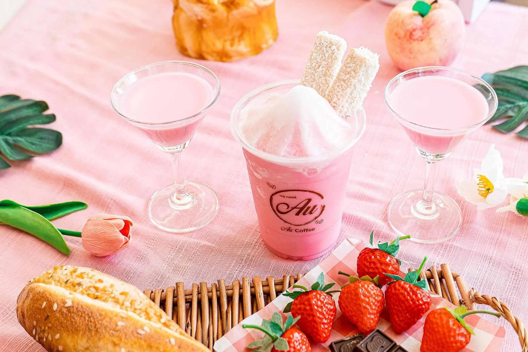 Food and drinks in AU Place Hotel