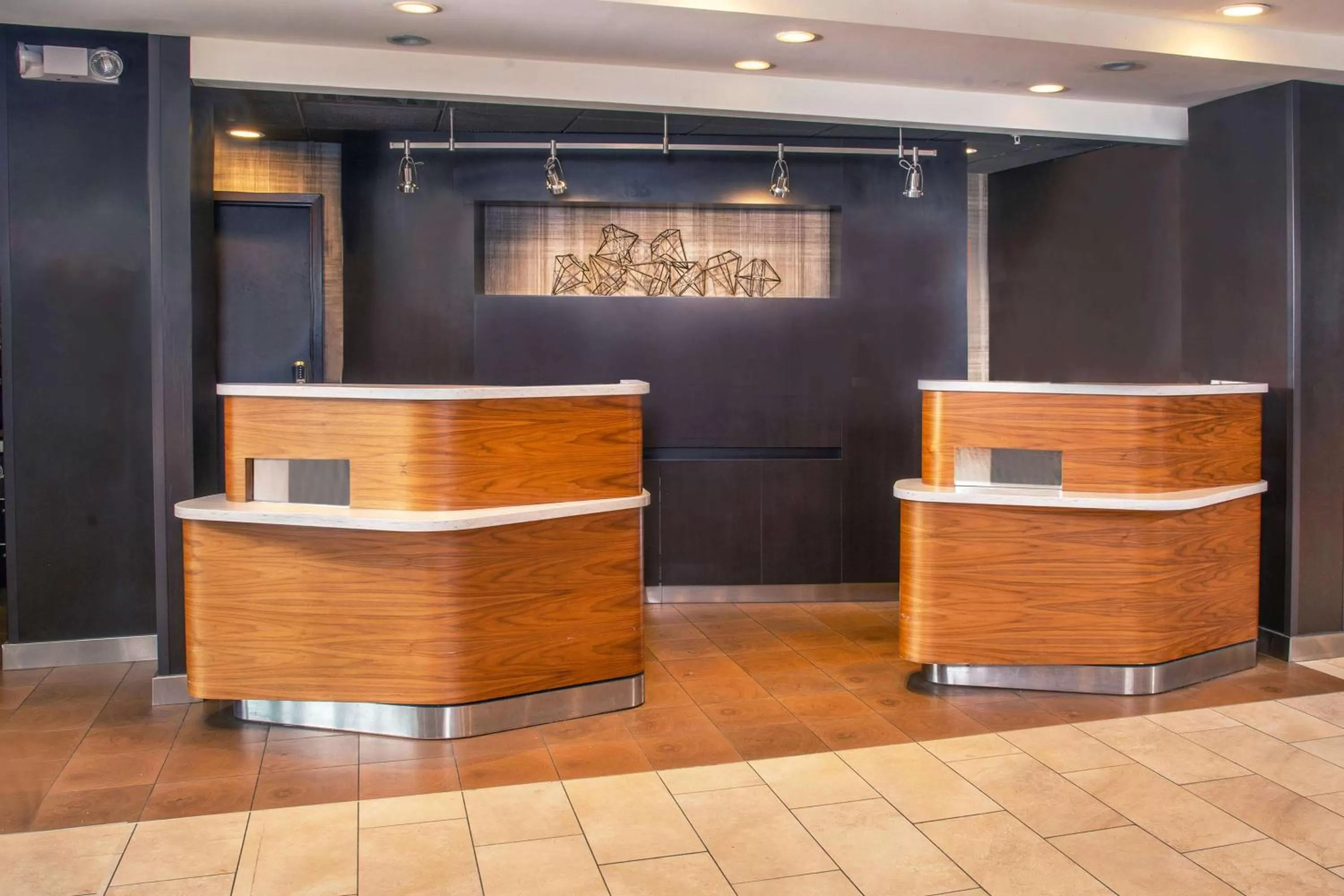 Lobby or reception in Sonesta Select Allentown Bethlehem Airport